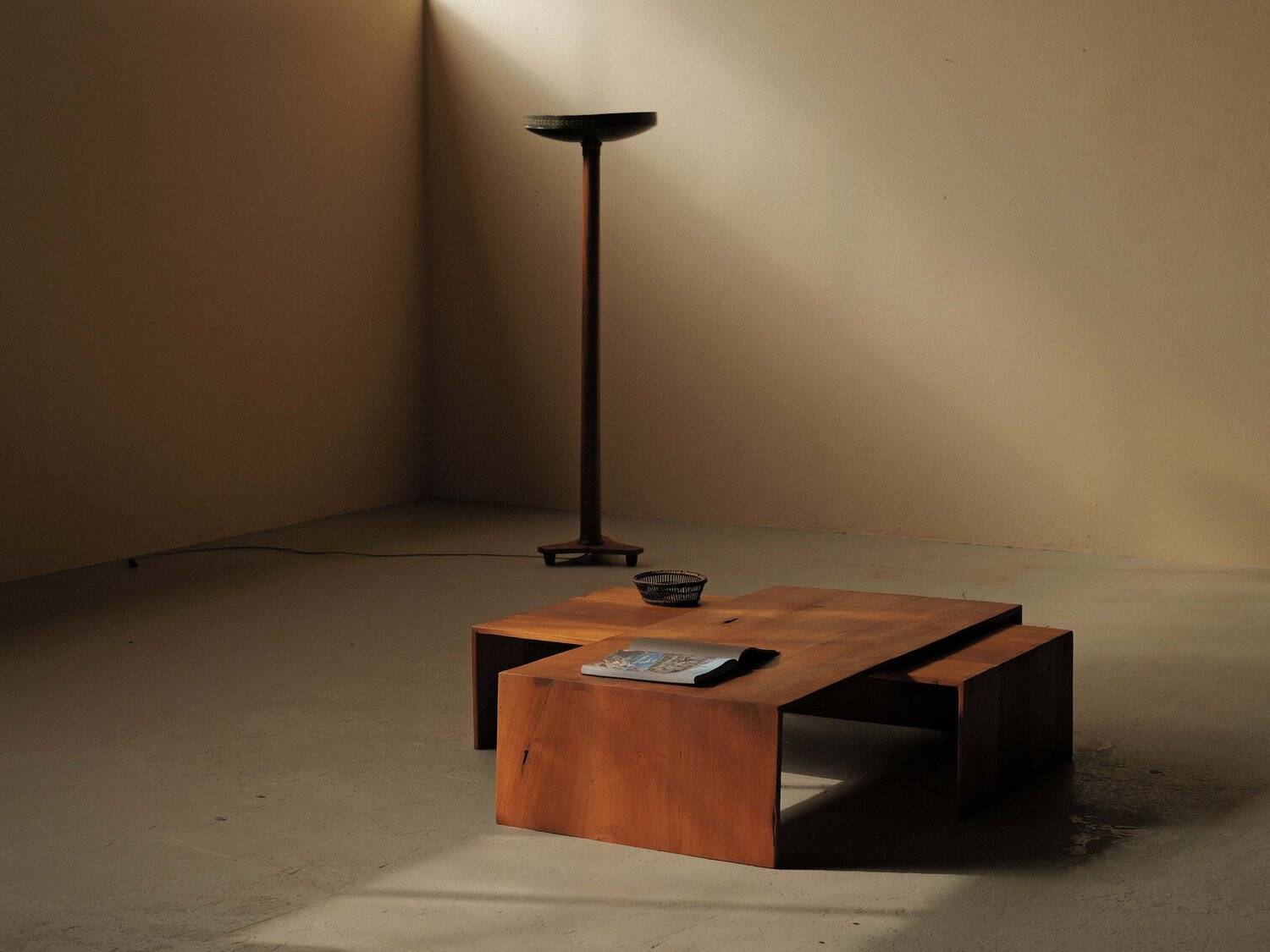 Art Deco floor lamp in mahogany and metal, 1930s