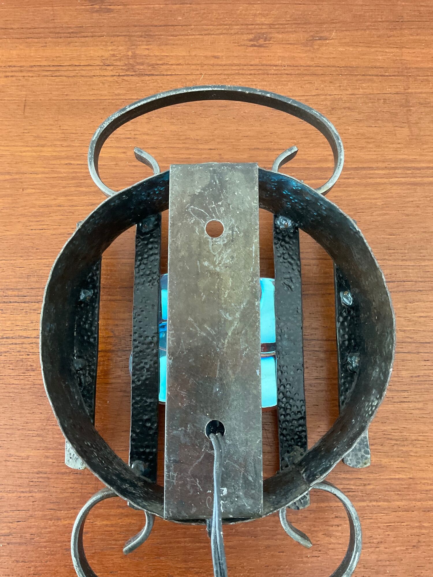 Vintage wall lamp in wrought iron and De Murano glass from the 50s and 60s