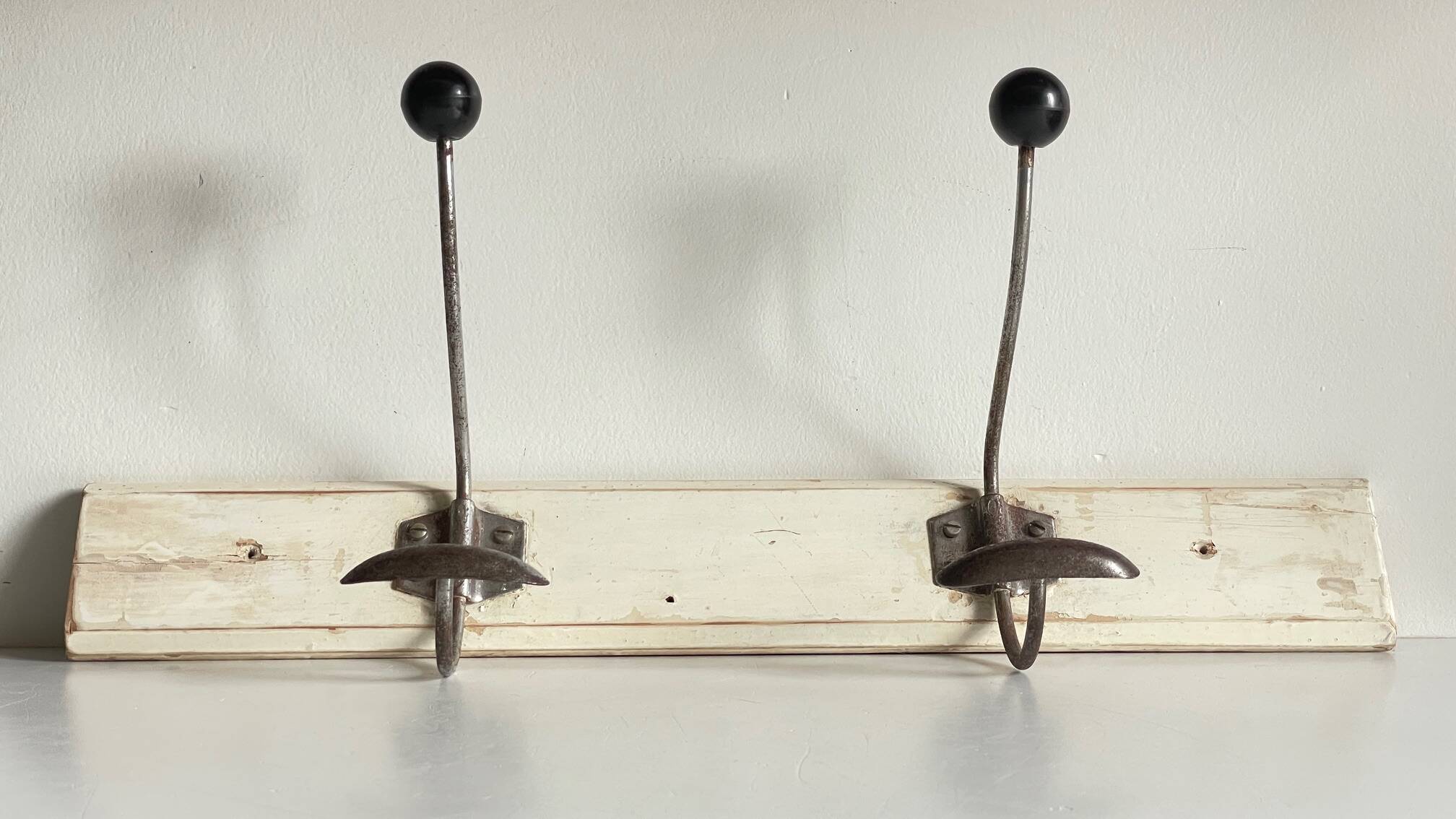 ANTIQUE SCHOOL COAT RACK White Wood