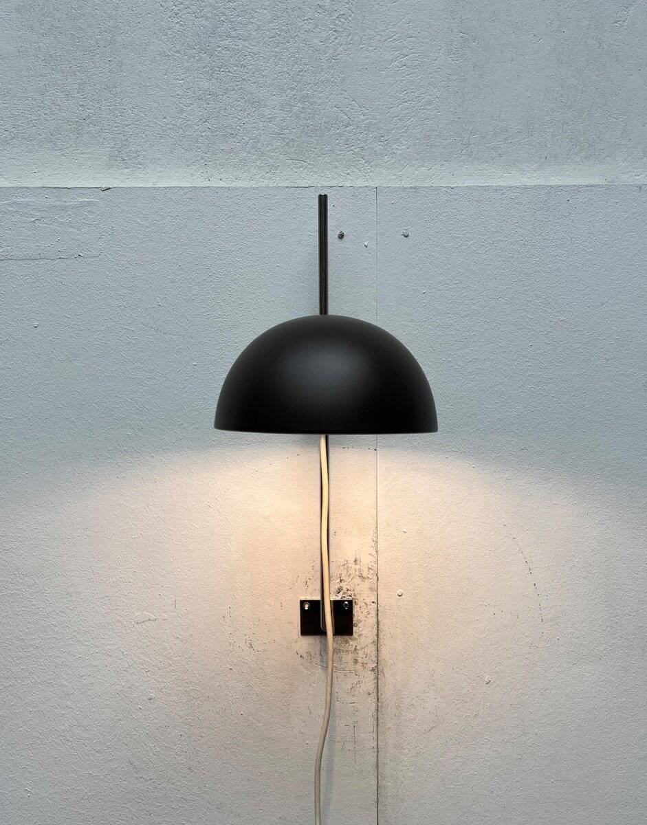 Mid-century modern minimalist German wall lamp by Beisl, 1960s.