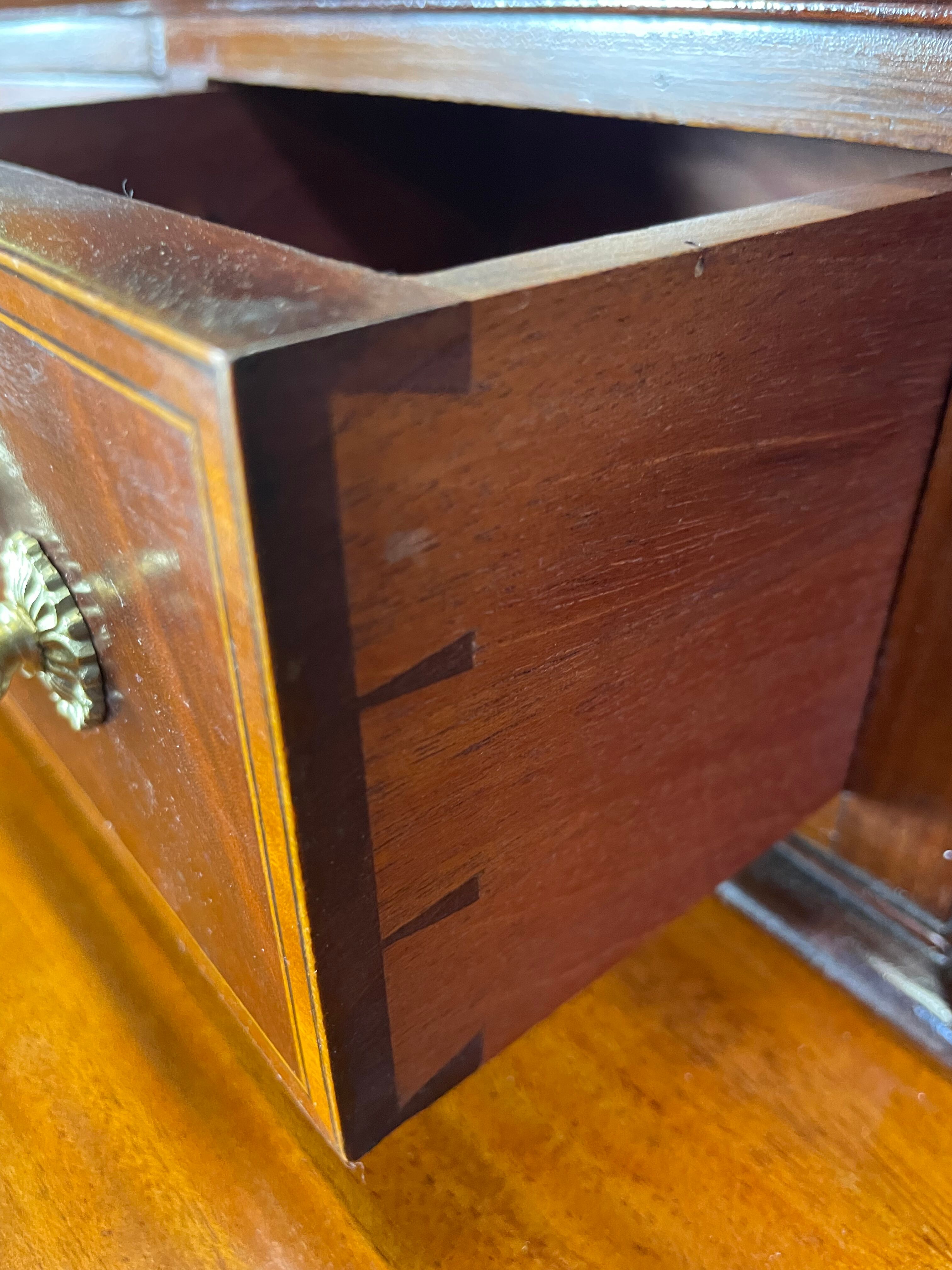 Restored mahogany English dressing table