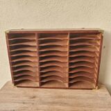 Compartmented wooden shelf