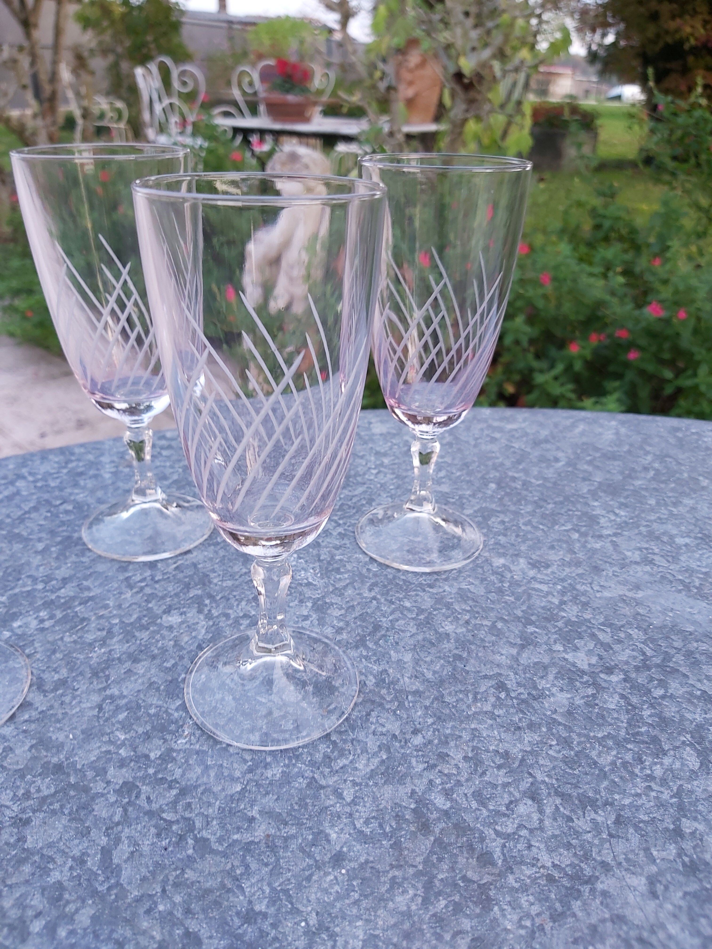 5 champagne flutes engraved 50s