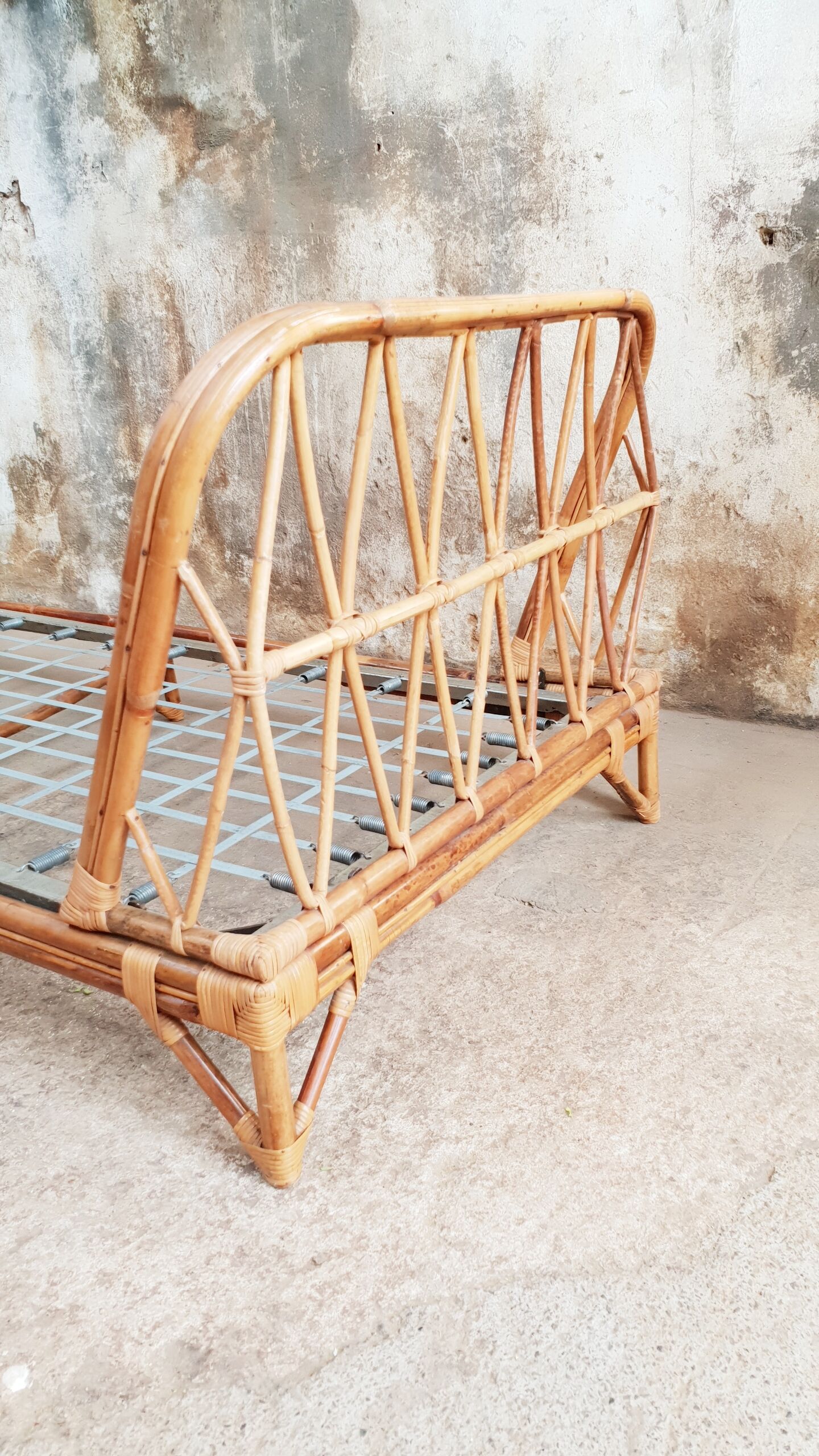 Rattan bed bench