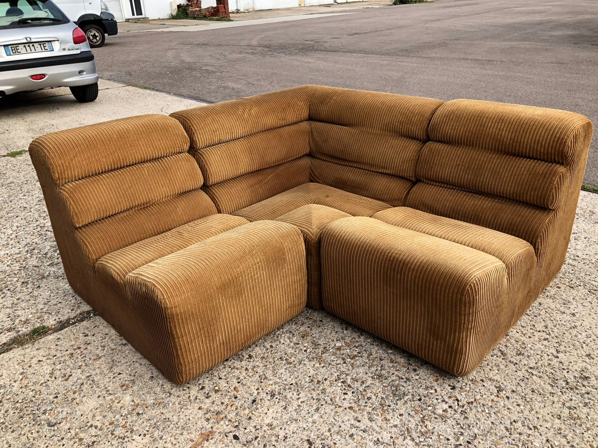 Sofa in velvet vintage