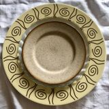 Set of 4 speckled flat plates