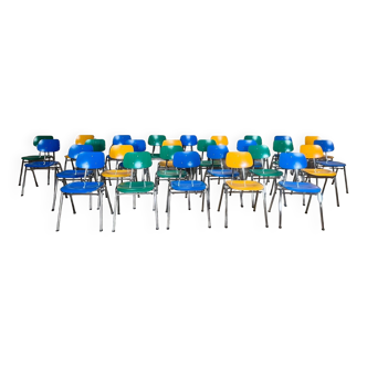 59 chaises colorés vintage