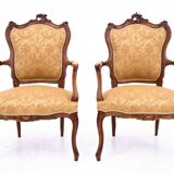 Une paire de fauteuils anciens, France, vers 1870.