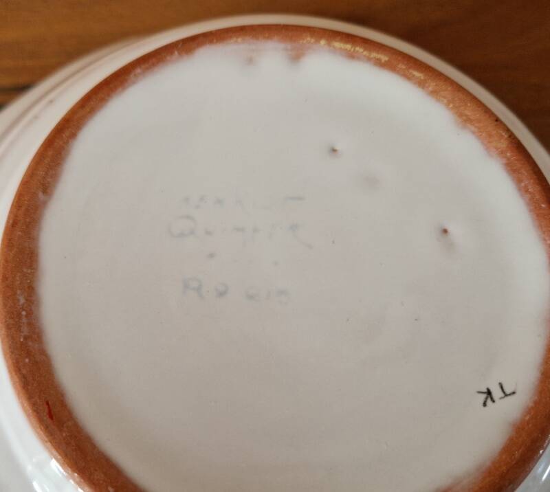Henriot in Quimper - Glazed terracotta salad bowl with green flower decoration