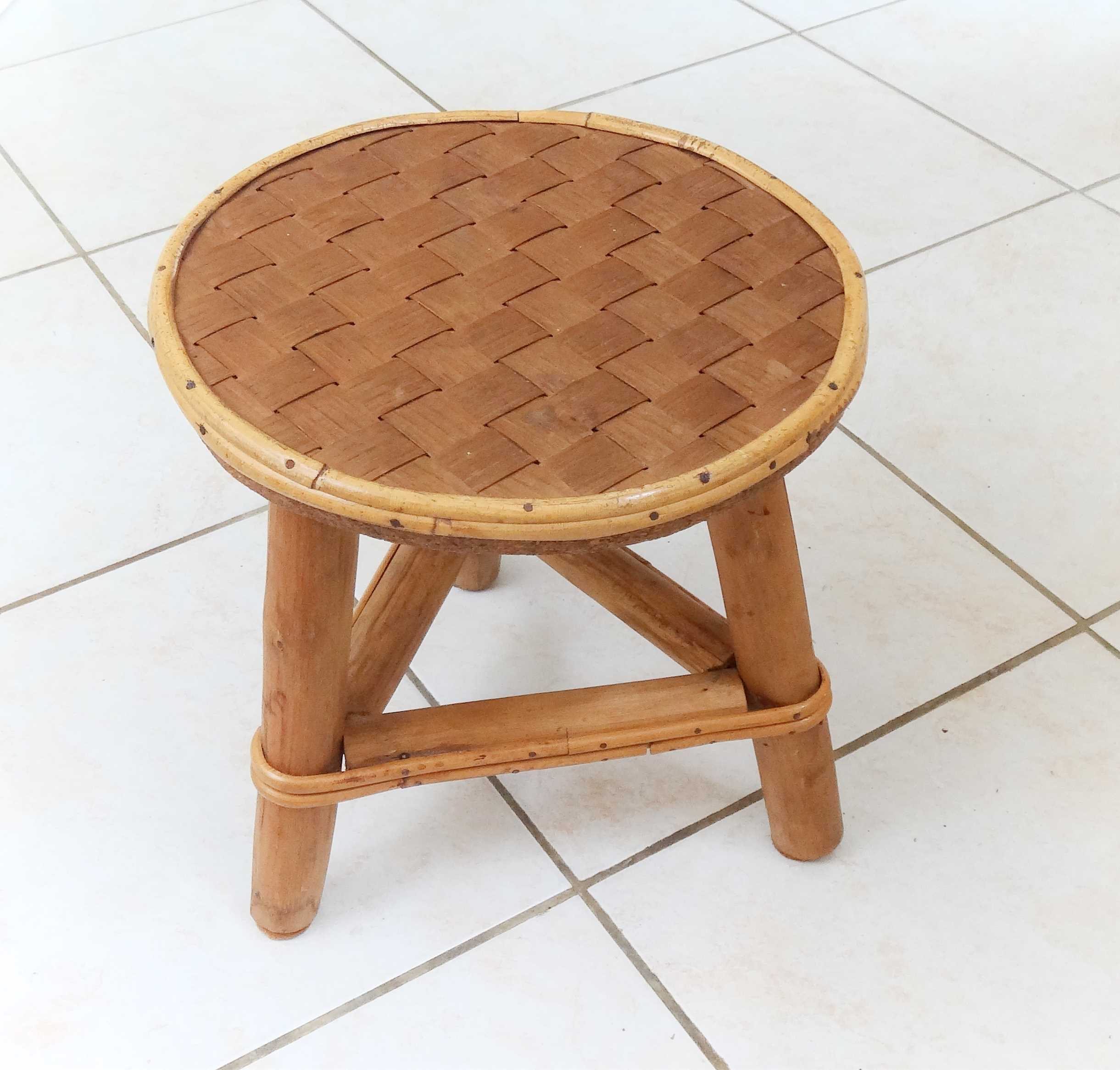 Plant holder or stool child tripod in rattan and bamboo