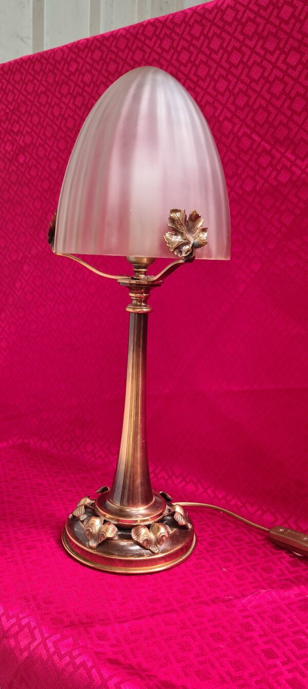 Tres grande lampe laiton et bronze 1920 et dome en verre opaque 55x20 4klg