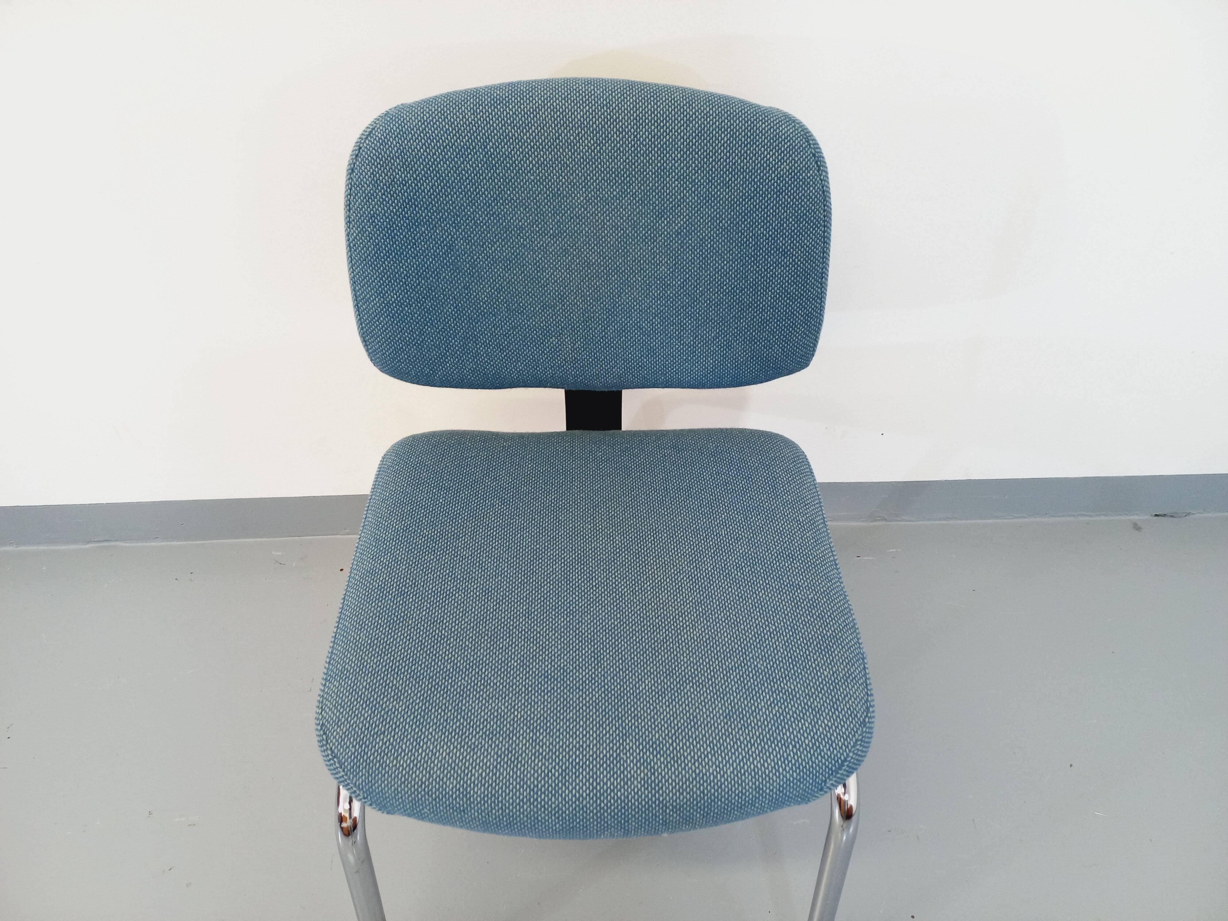 Vintage office chair in fabric and chrome from the 70s