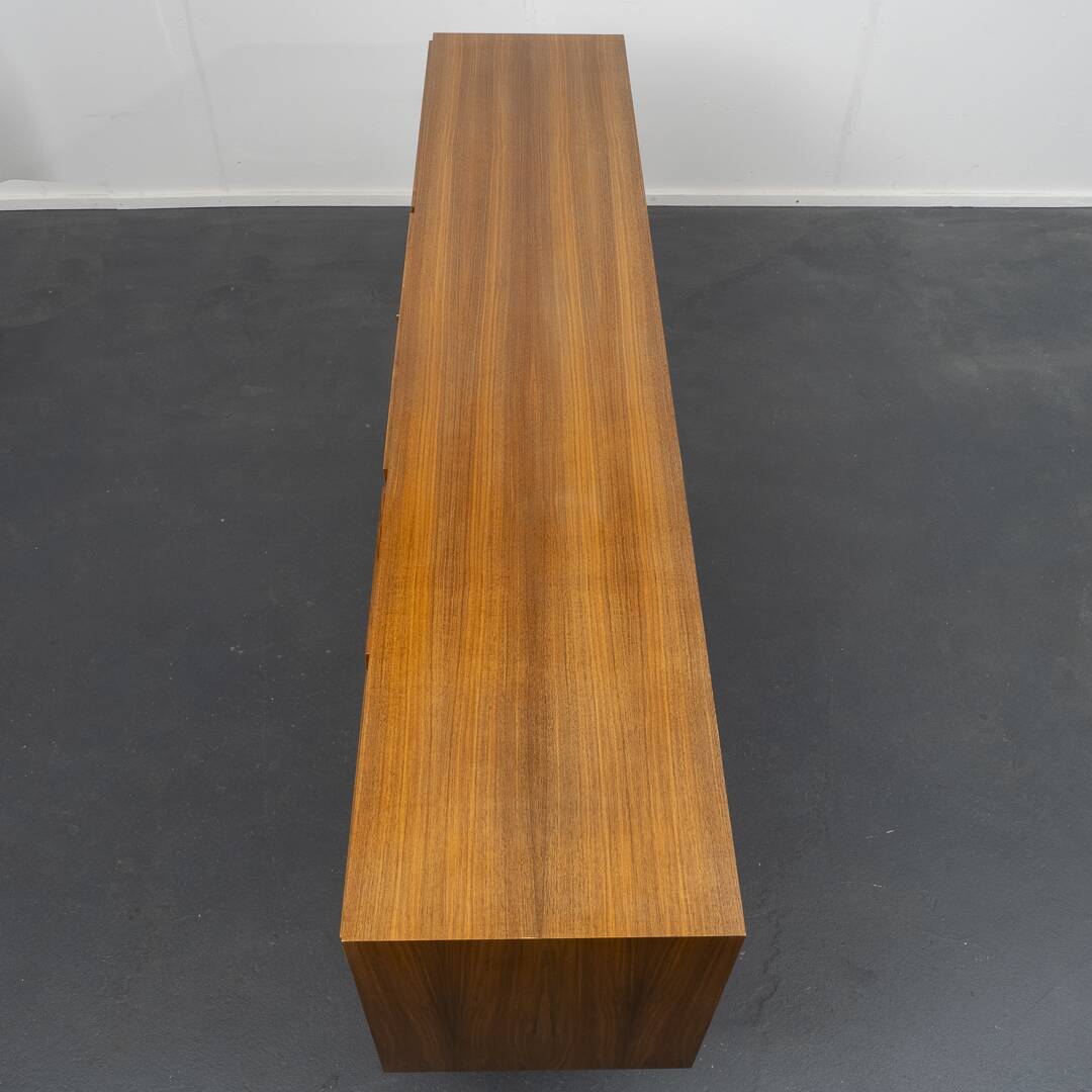 Enfilade années 60, bois de noyer, restaurée, 200cm