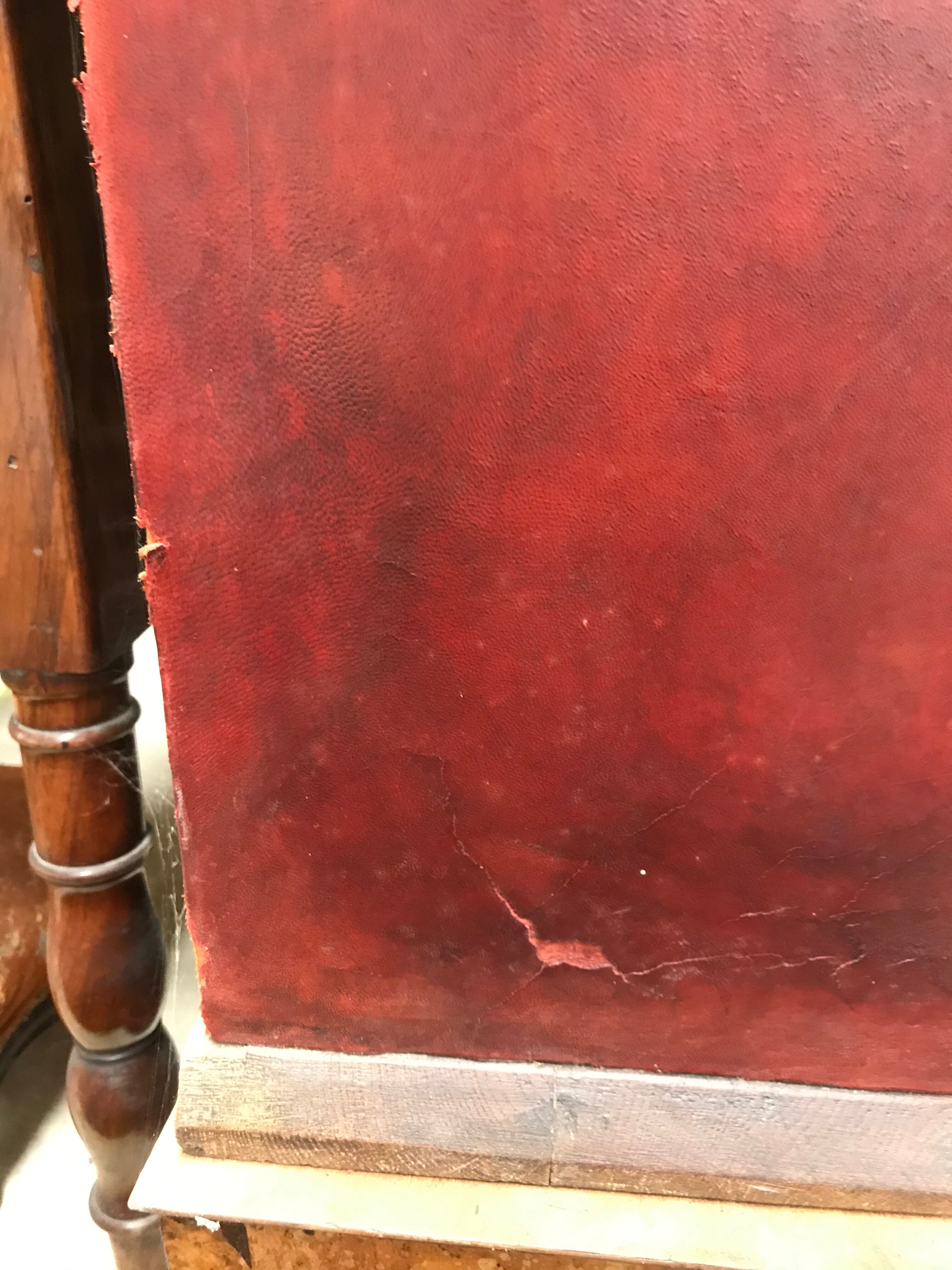 Coffre cloutés en cuir