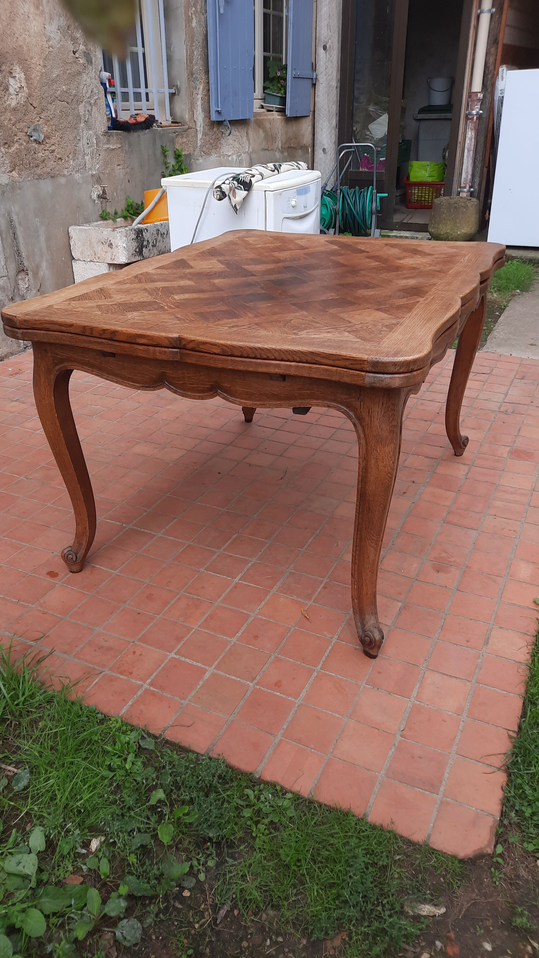 Vintage extendable table