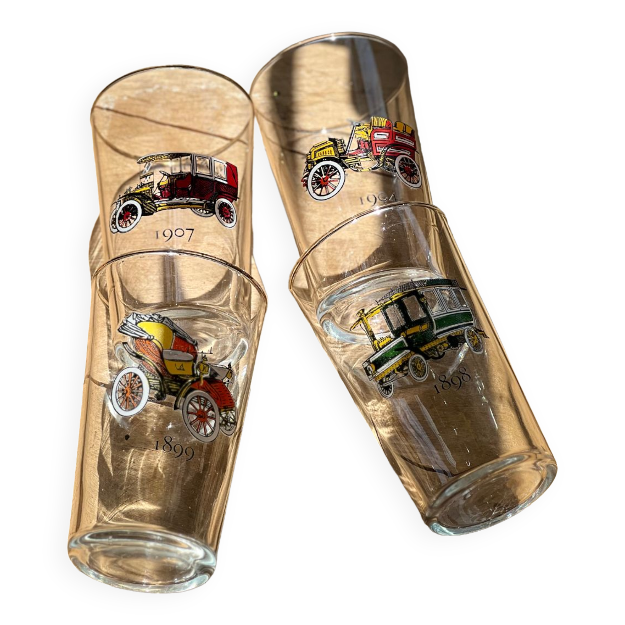 Printed water glasses of vintage cars