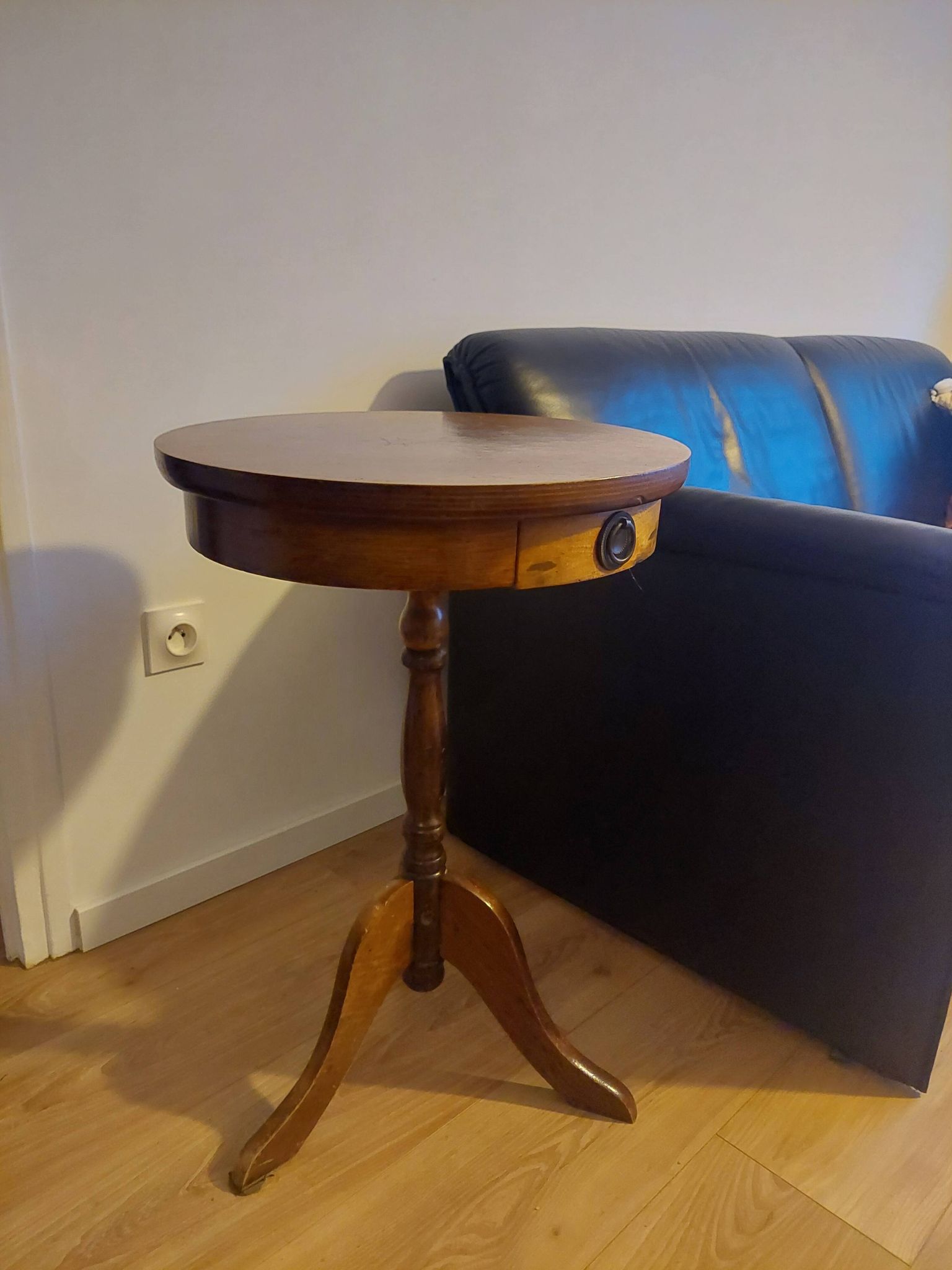 Guéridon, table d'appoint ancienne en bois