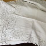 More identical linen drapery adornment Richelieu mother-of-pearl buttons