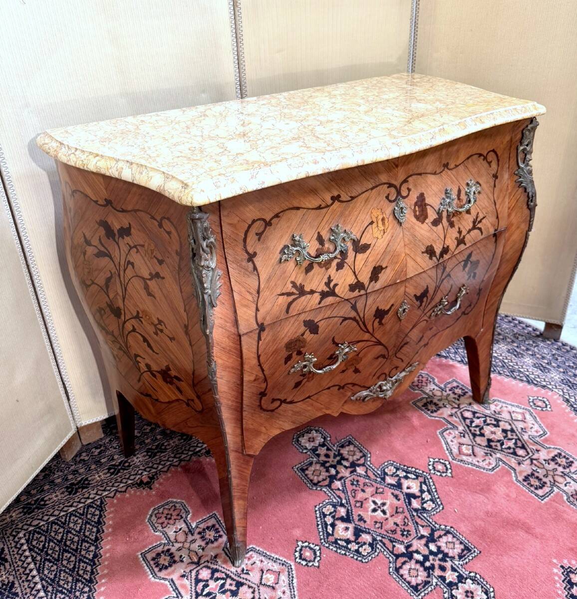Curved lady's jump commode in Louis XV style with marquetry.