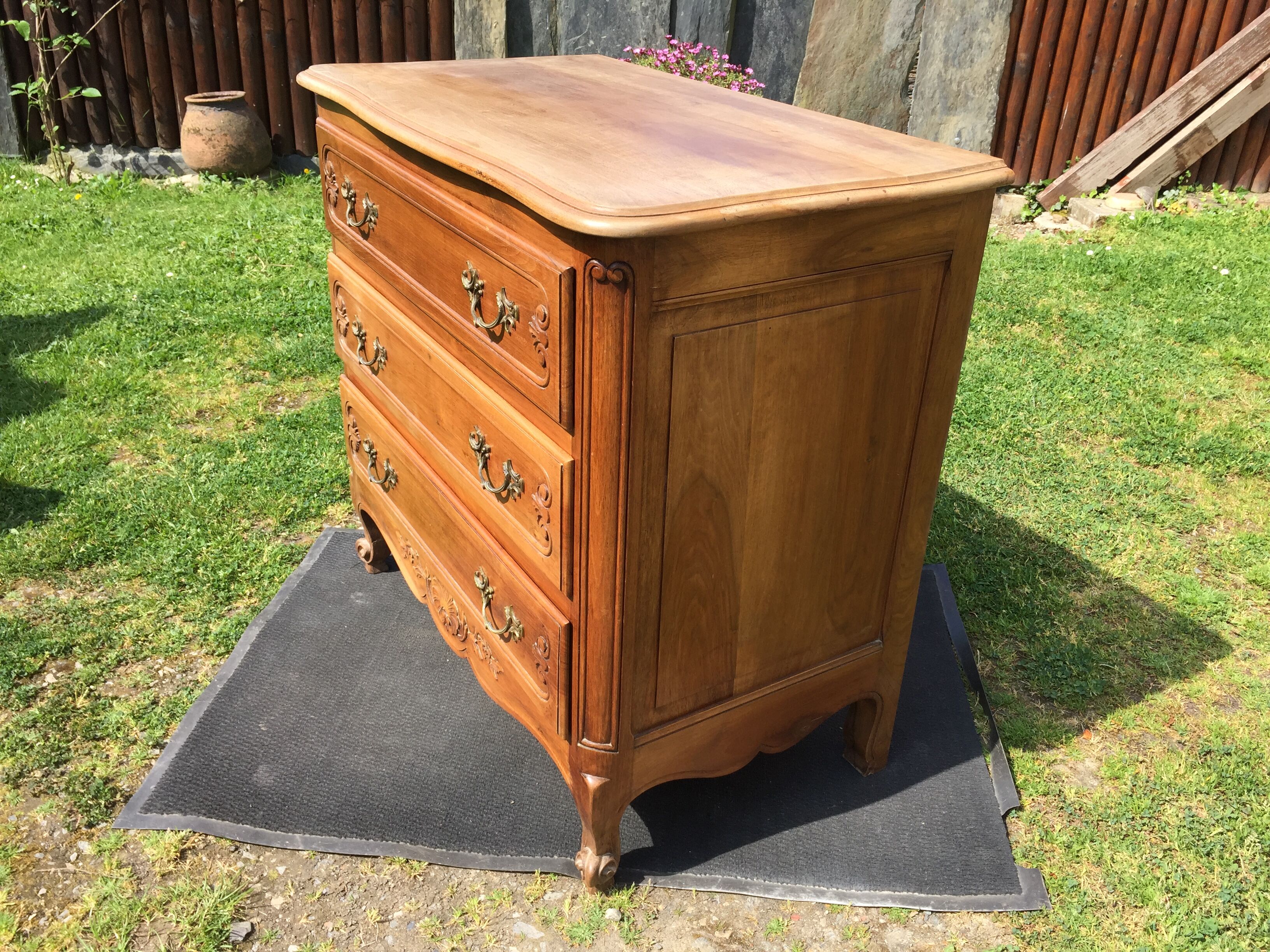 Vintage neo-Louis XV chest of drawers in solid walnut with 3 drawers