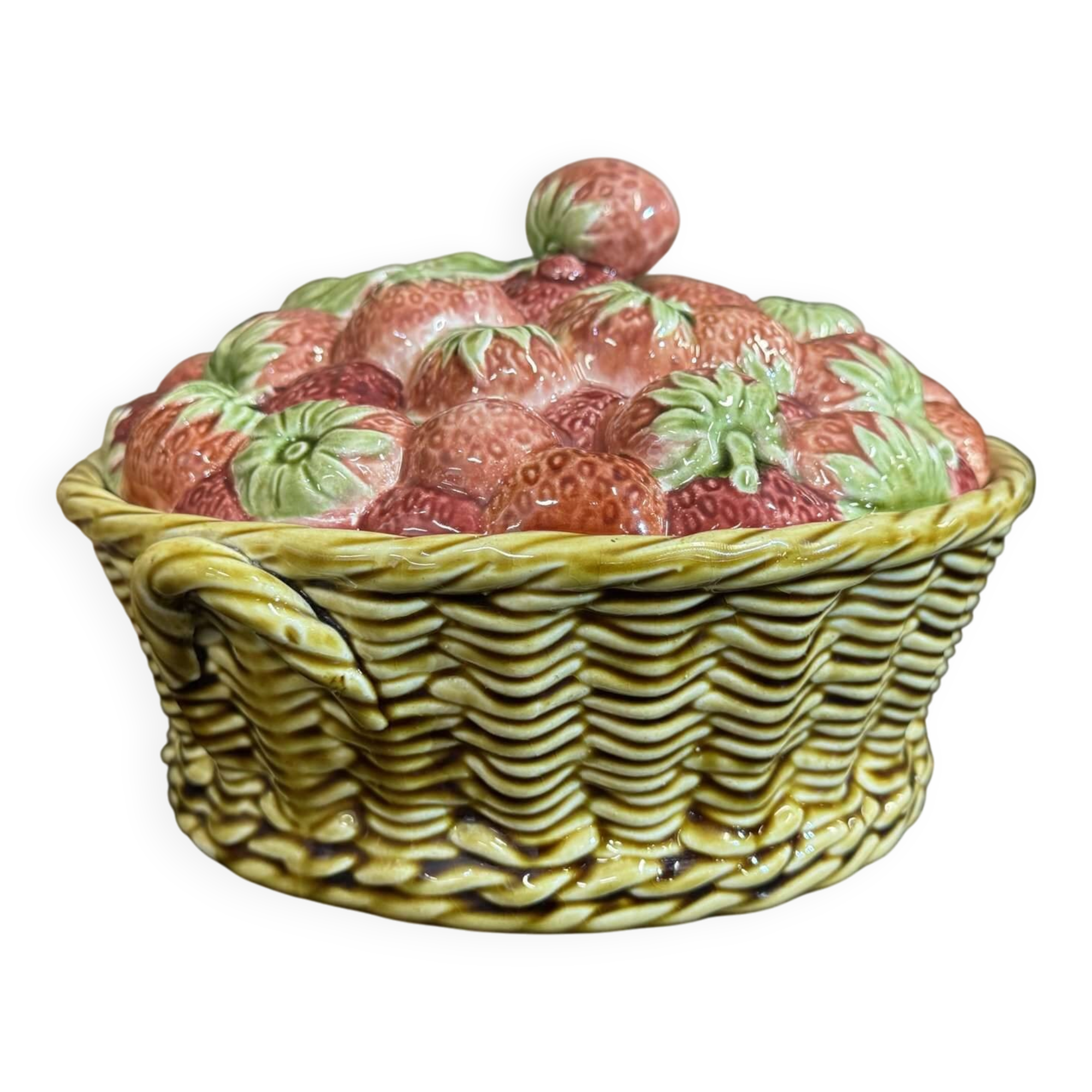 Strawberry basket in Sarreguemines slipware from the 1930s.