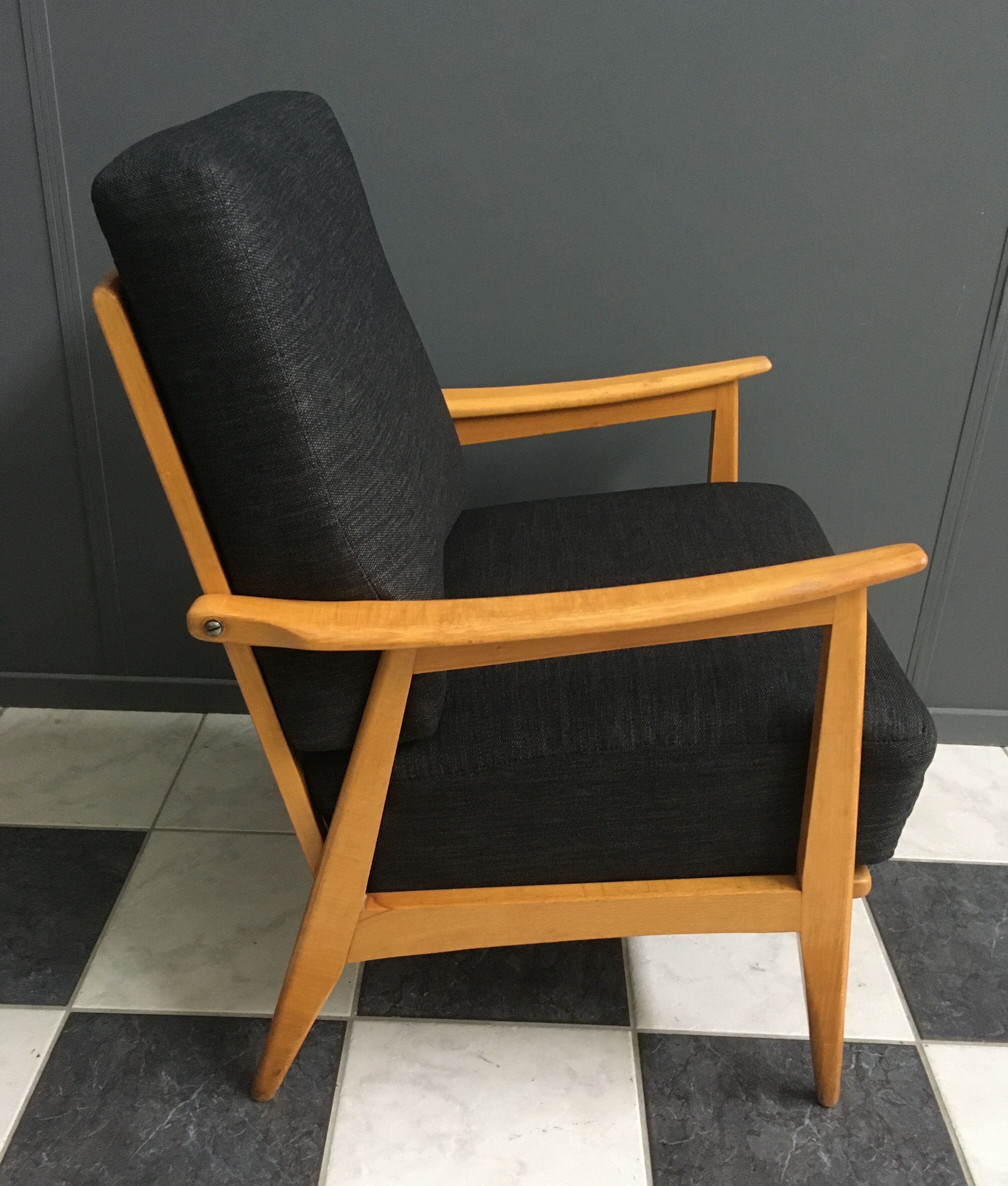 Fauteuil noir années 1960