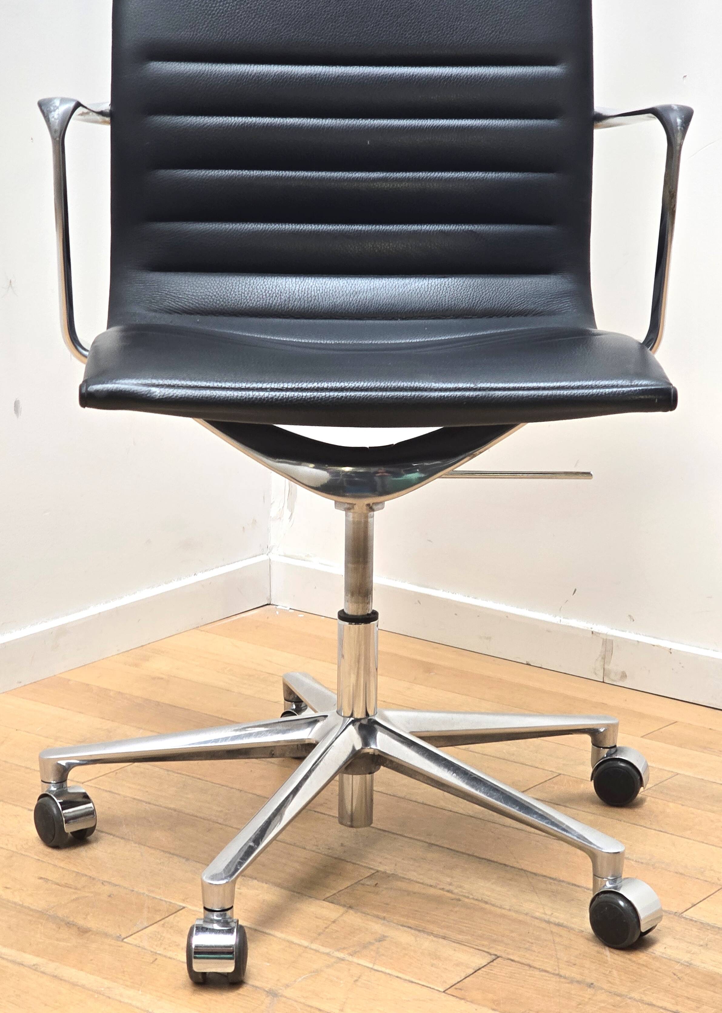 Una Chair Management executive chair, ICF