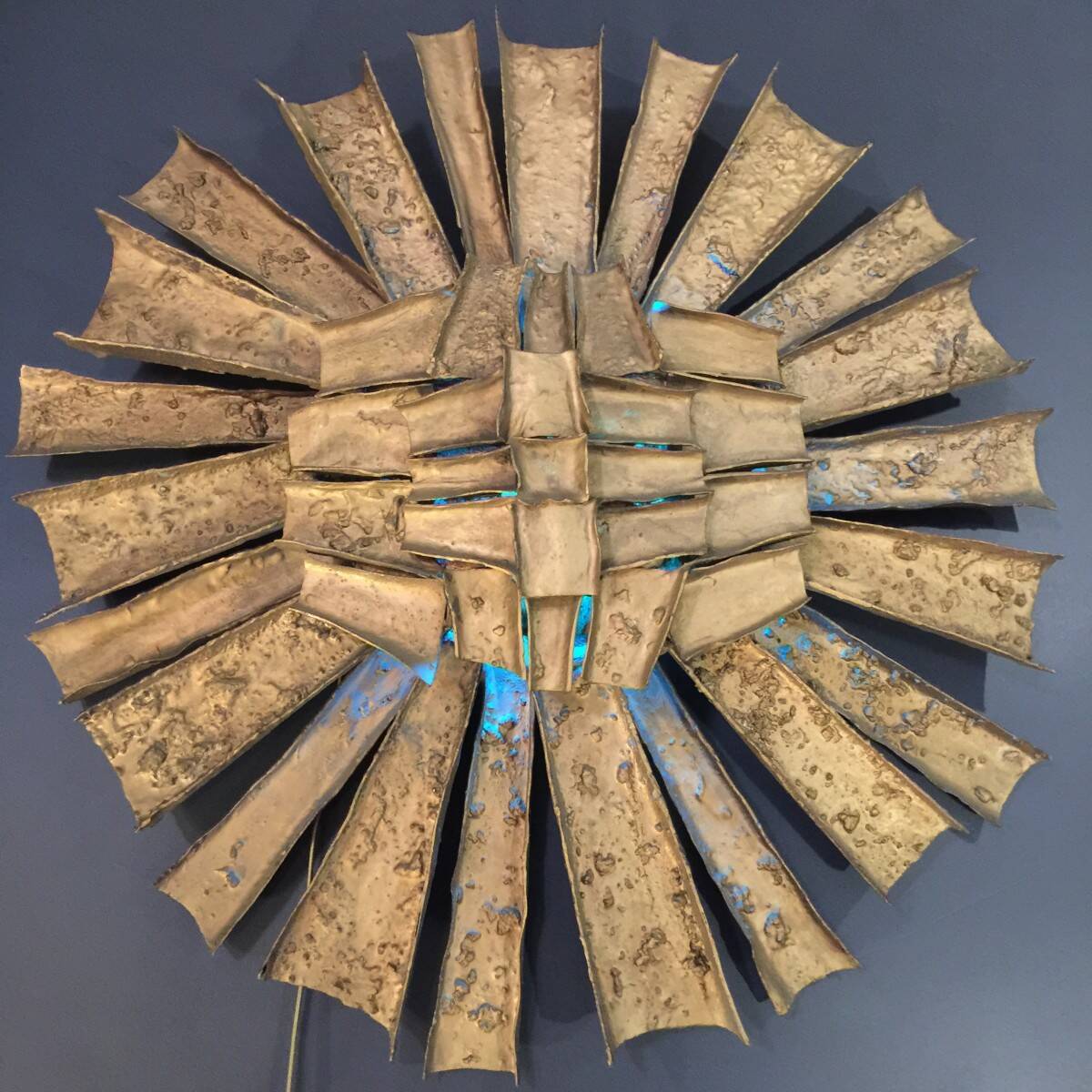 Large Sun wall sculpture, Resin & polyester lamp, Brutalist style