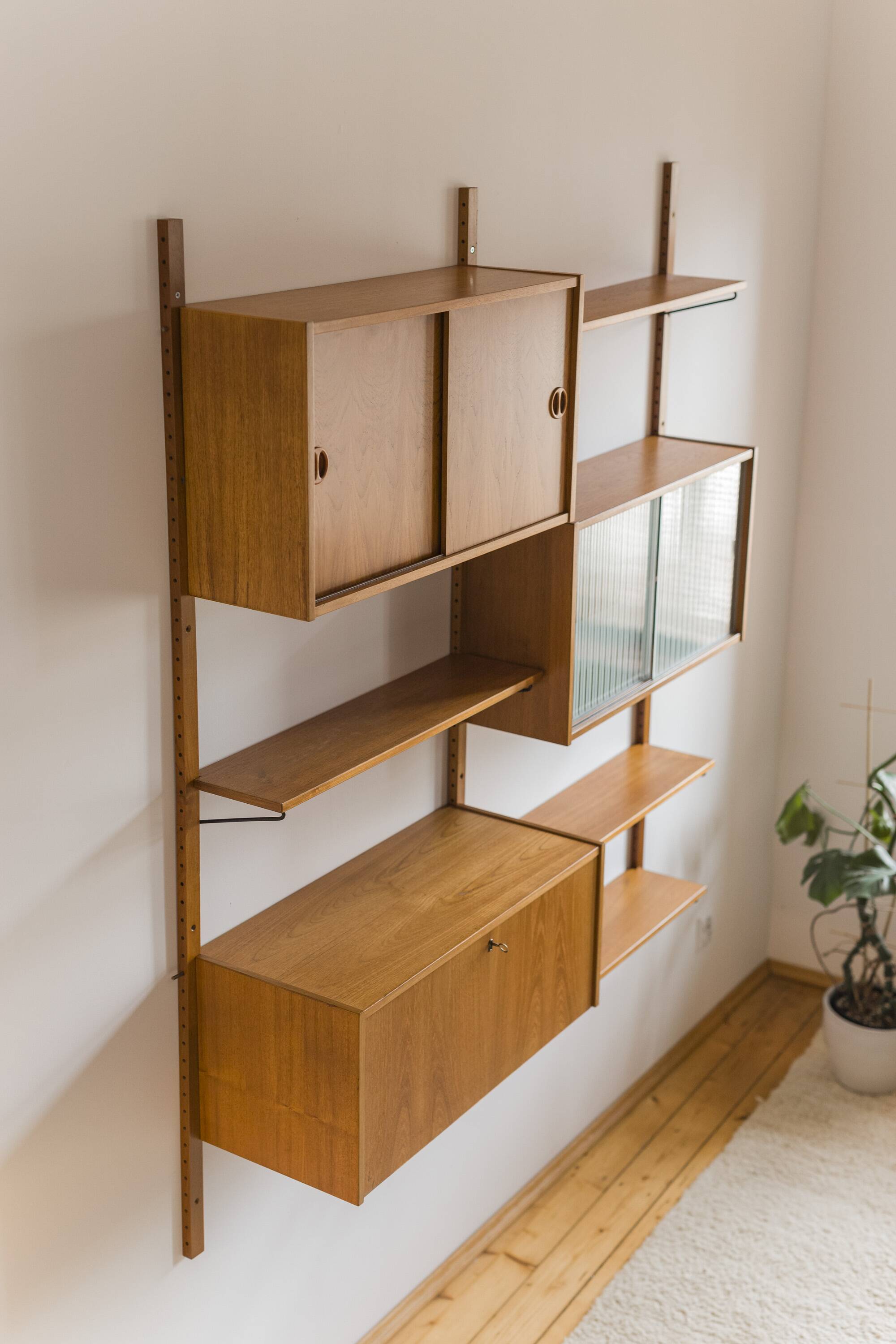 Mid-Century Modern Teak Wall Unit attributed to Kurt Østervig, 1960