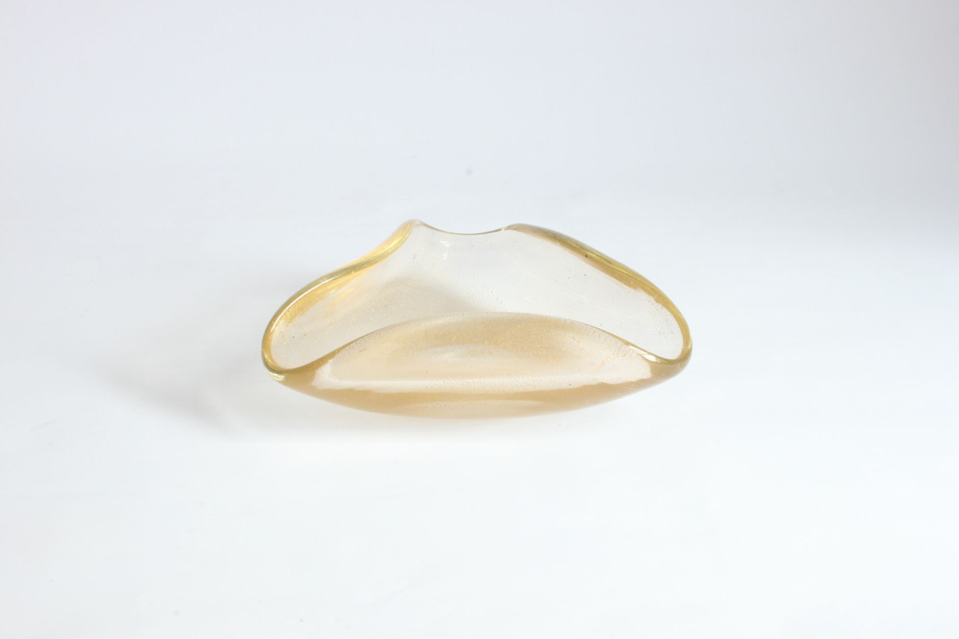 Triangular gold flecked Murano glass vide-poche bowl, Italy 1970s.