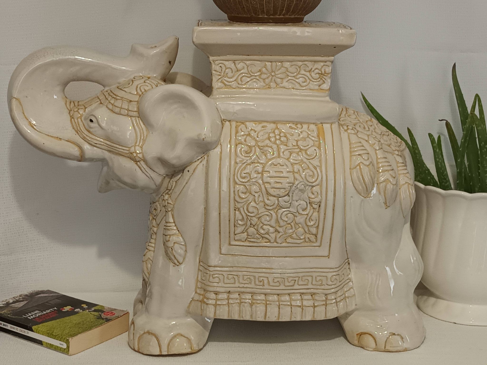 Porte plante éléphant en céramique vintage