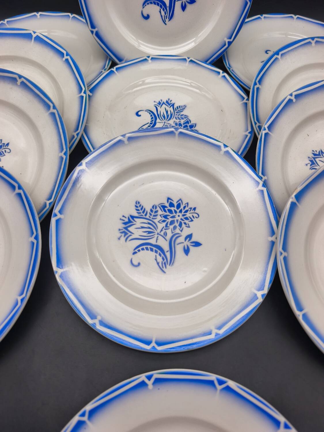 12 Canebière dinner plates
