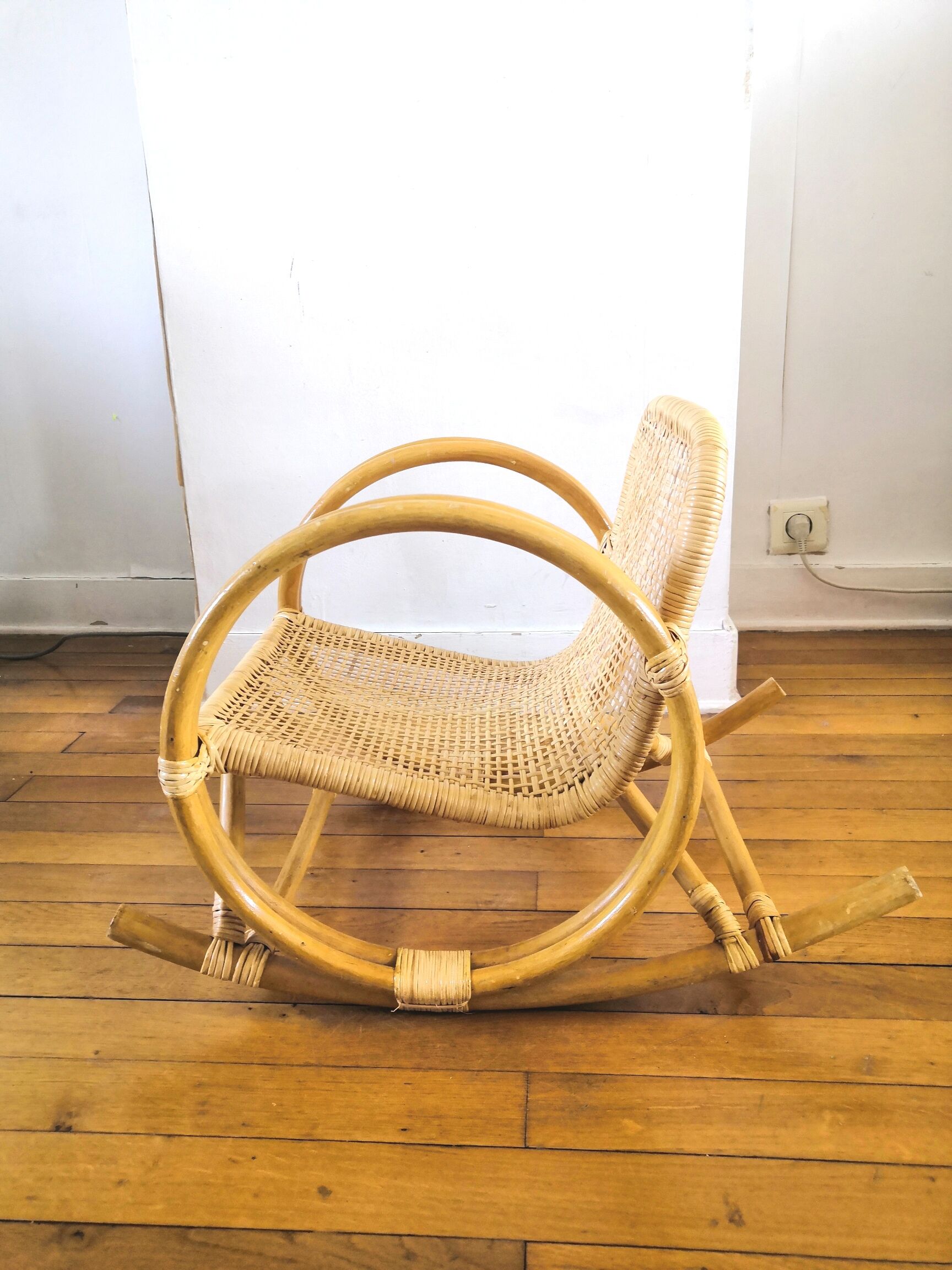 Rocking chair child design 70s