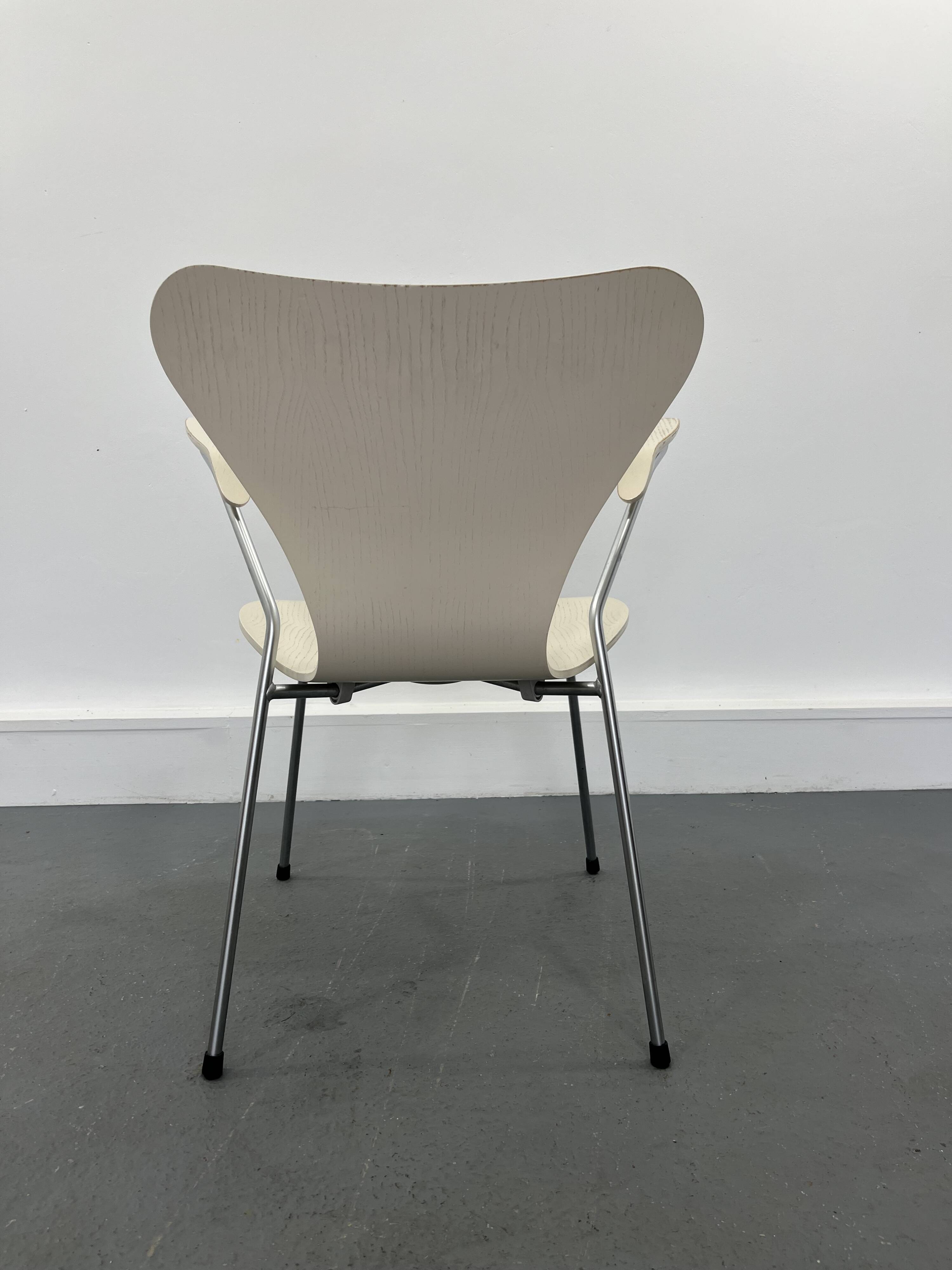 Fauteuil d'Arne Jacobsen pour Fritz Hansen, Danemark.