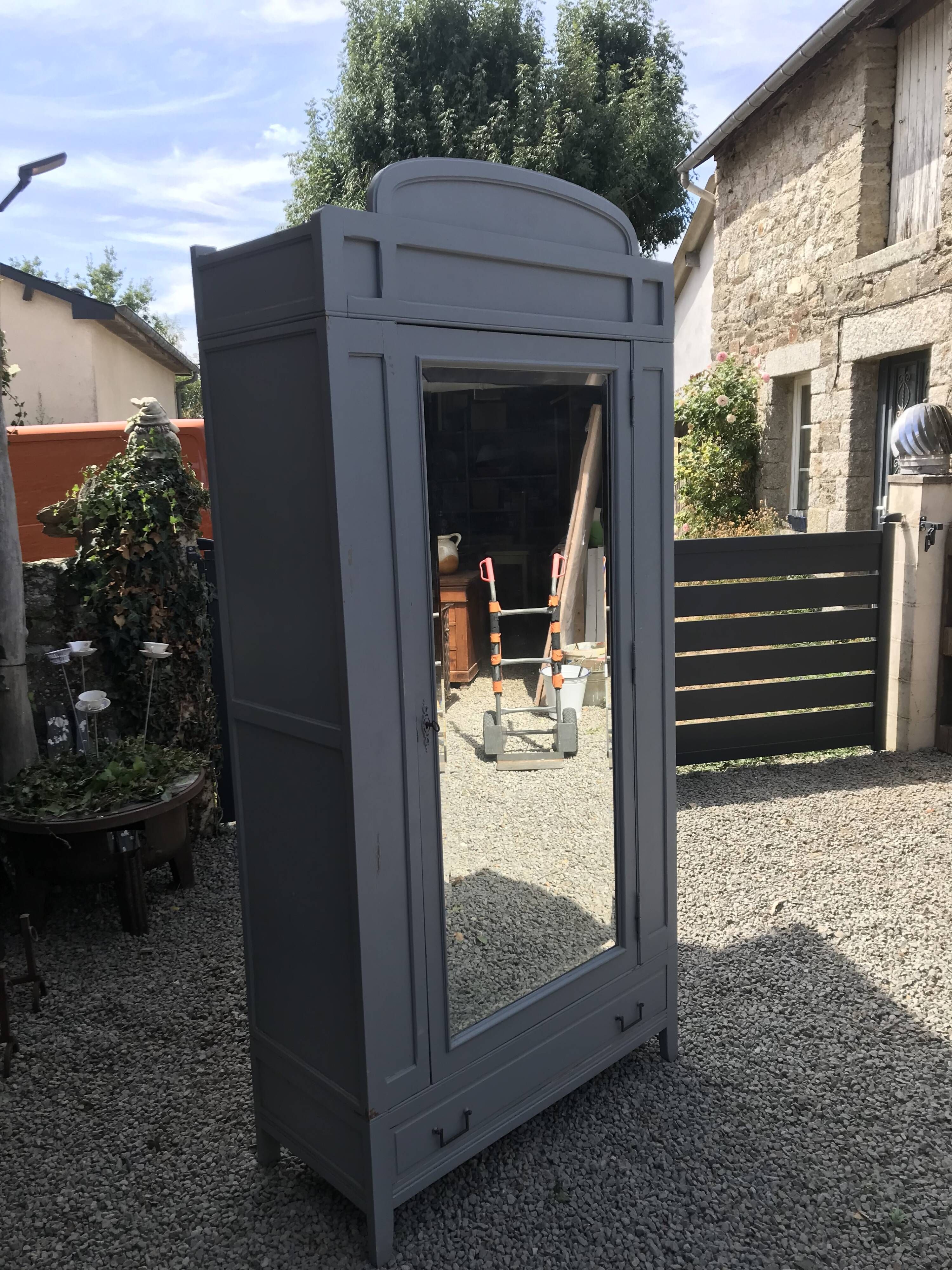 Ancienne armoire d’hôtel 2