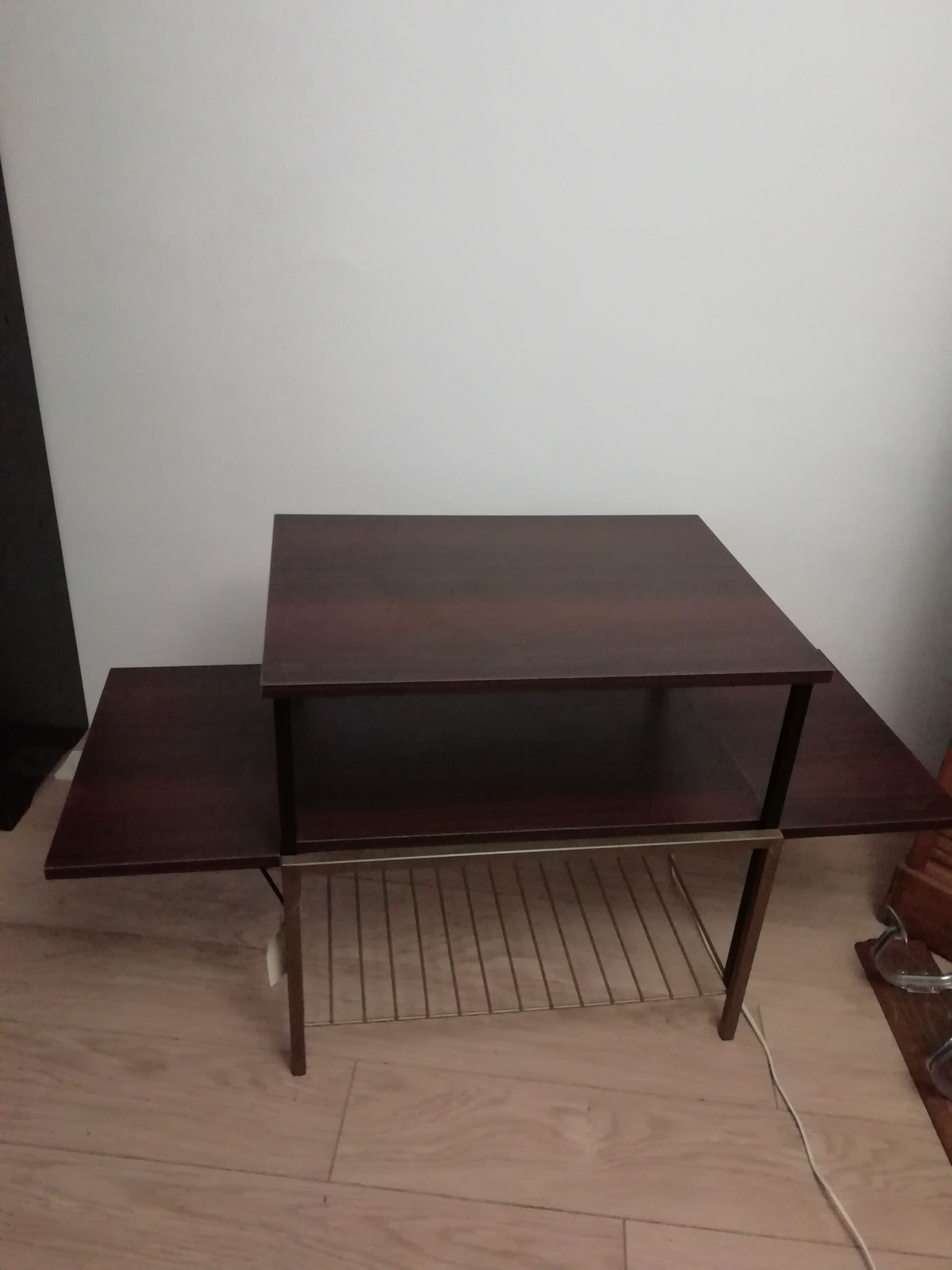 Beating coffee table