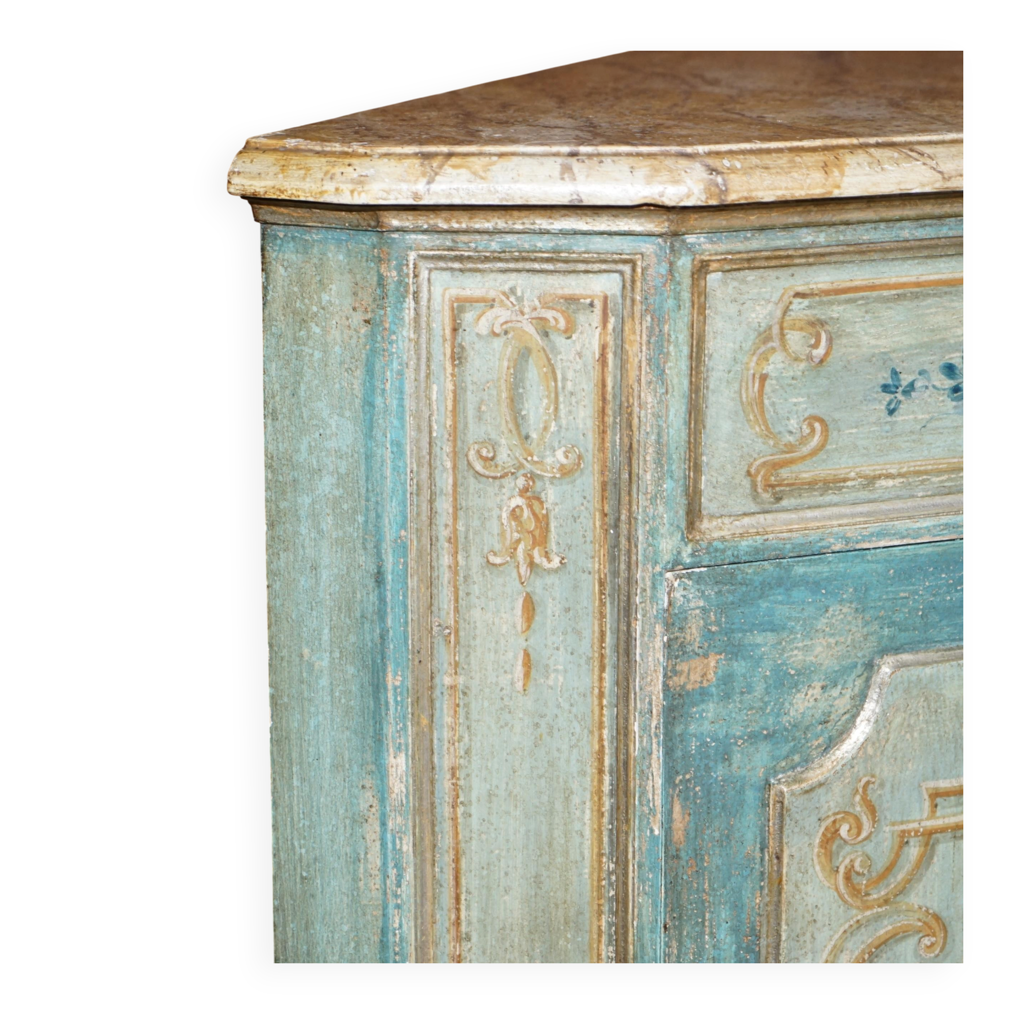 Buffet d'angle vintage peint main style français dessus marbré