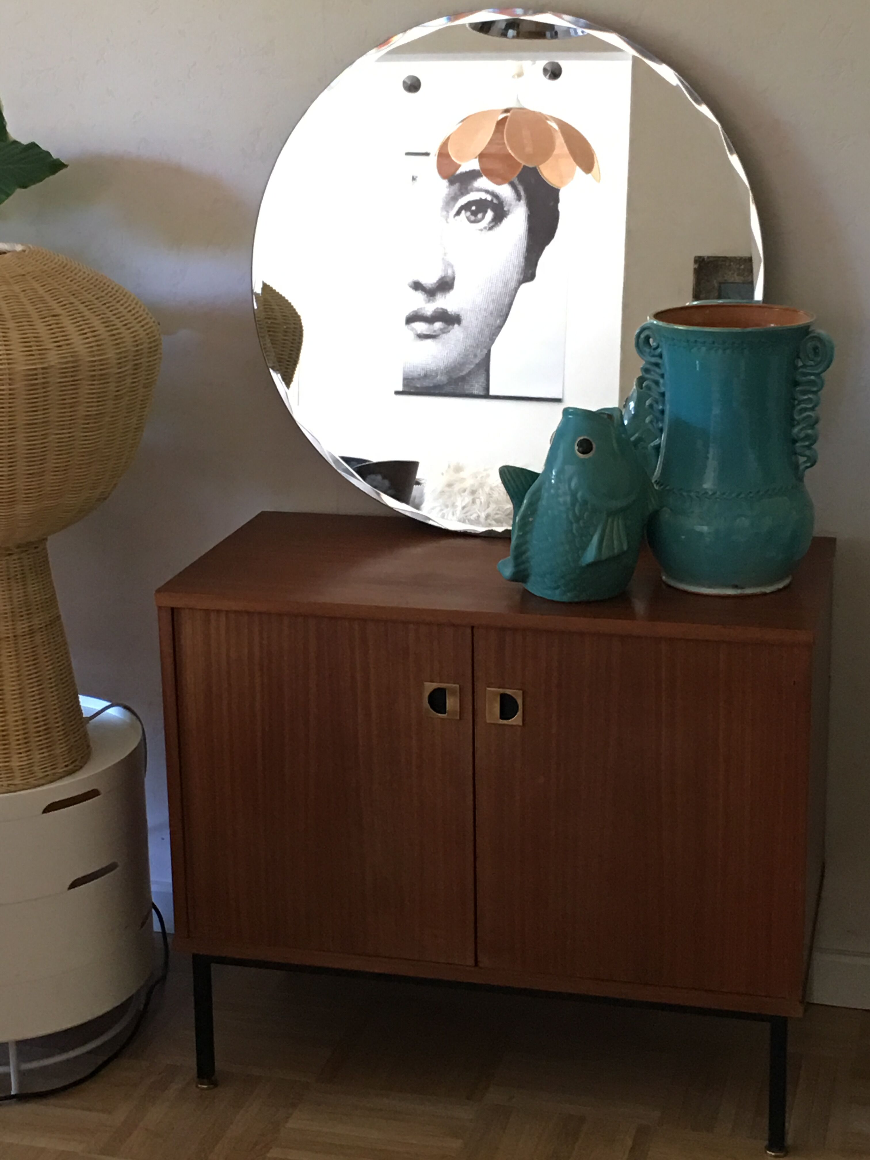 Round beveled mirror diameter 72cm