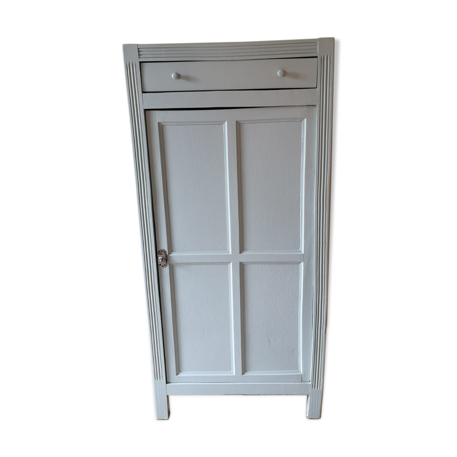 Small Parisian wardrobe redesigned