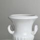 Cache-pot Médicis ancien en porcelaine blanche