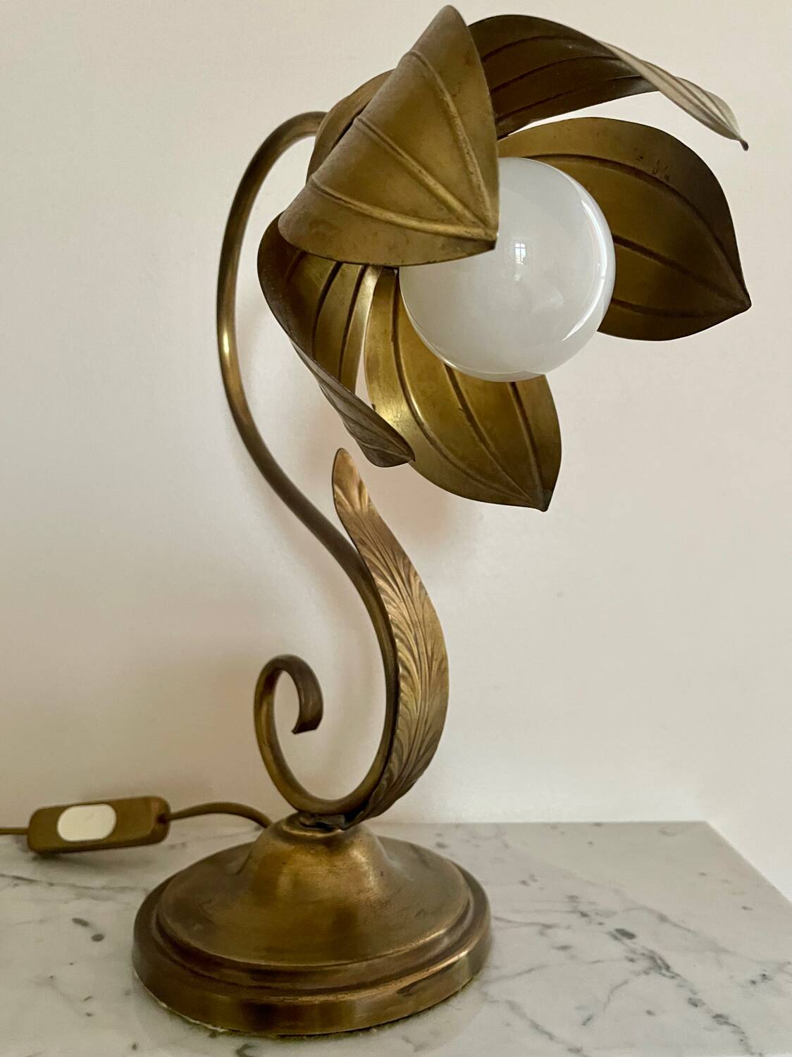 Brass flower lamp
