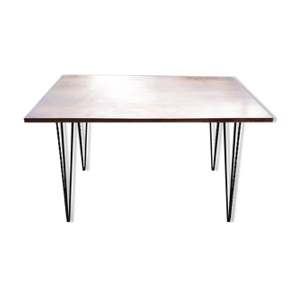 Scandinavian table