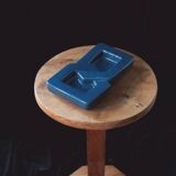 Blue earthenware pocket emptier