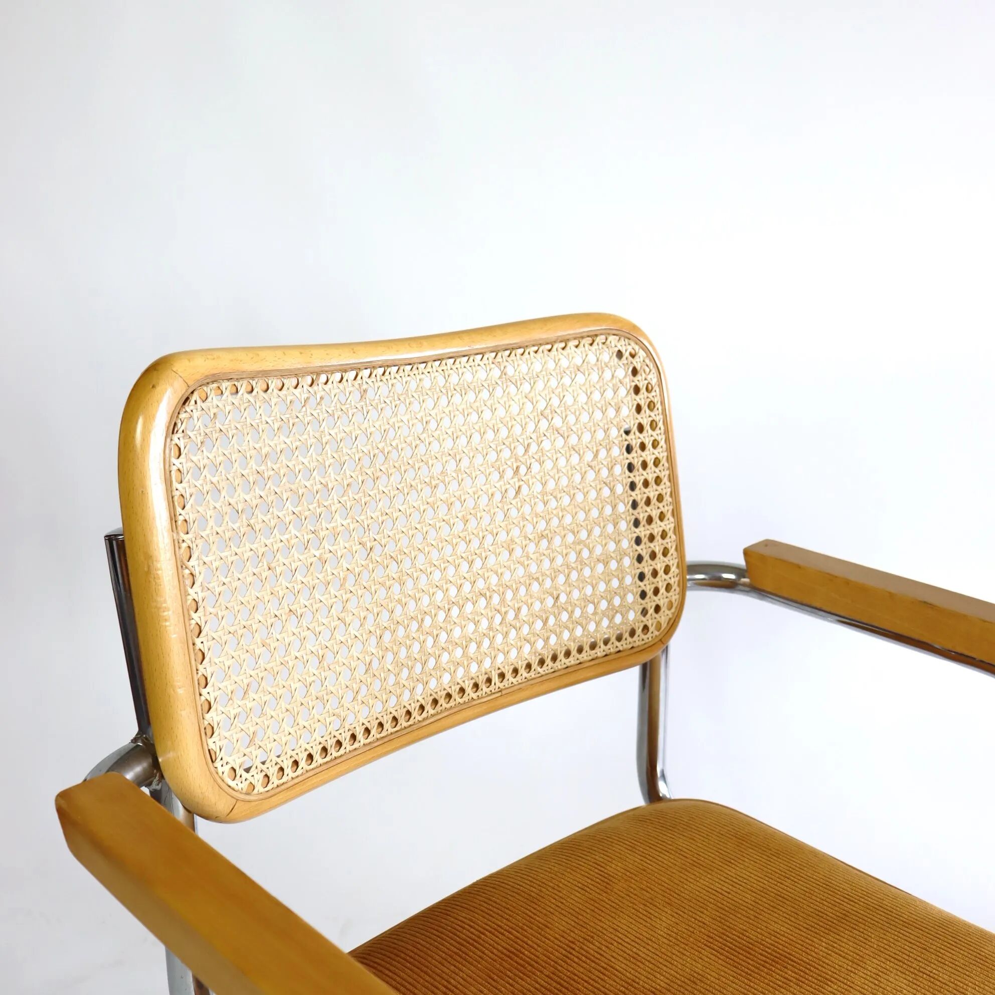 Paire de chaises B64