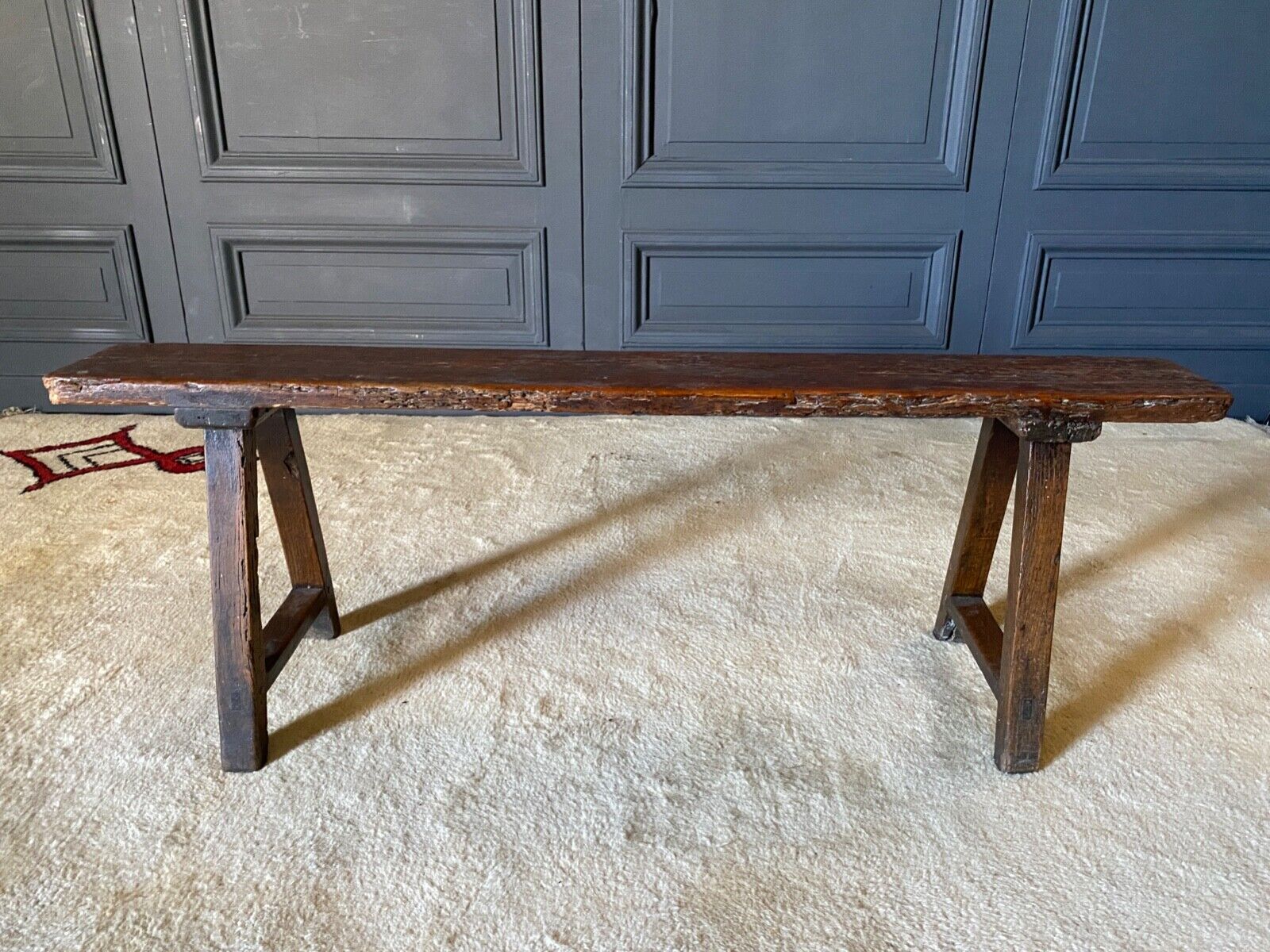 Xviith bench in chene patina of origin