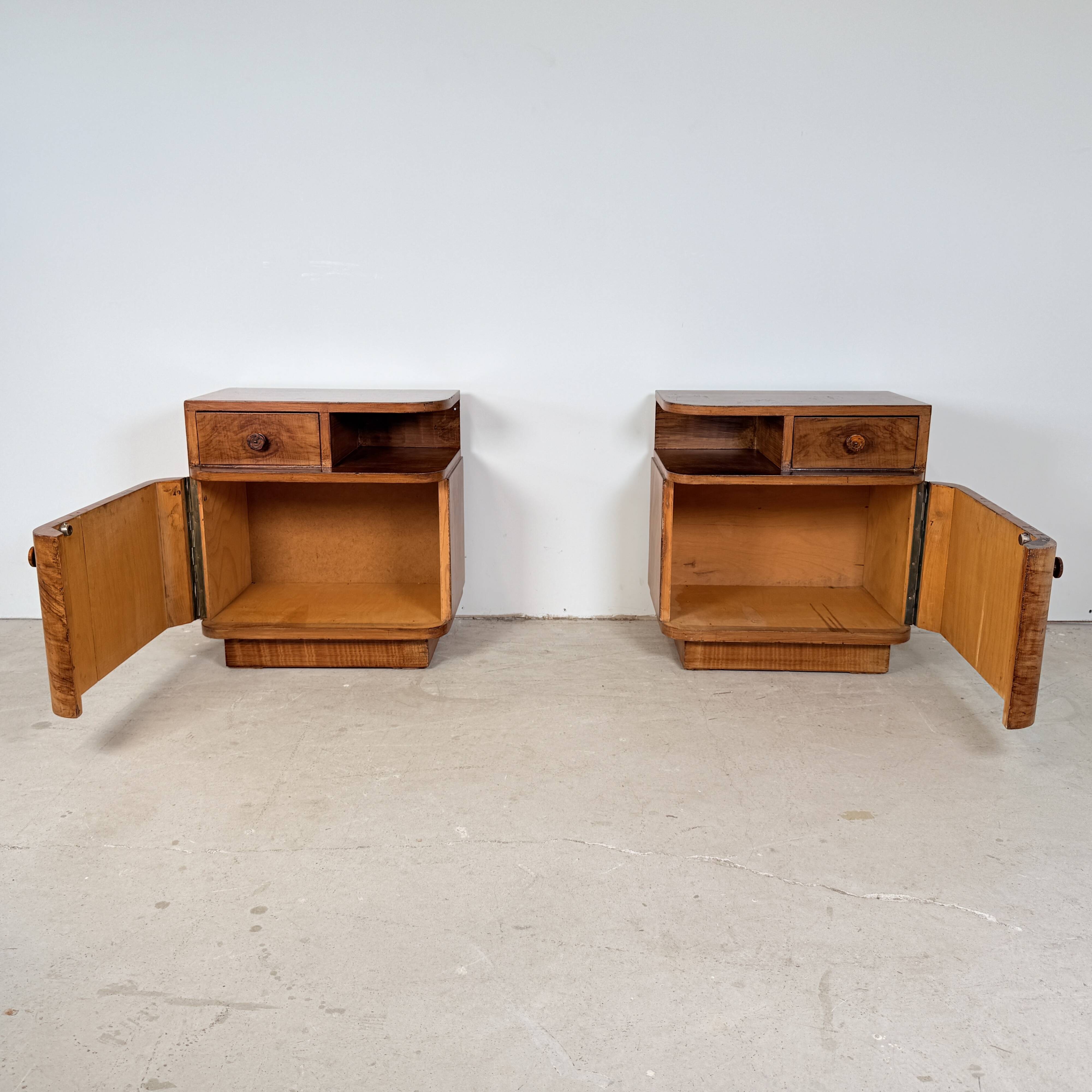 Set of 2 art-deco bedside tables with bakelite handles