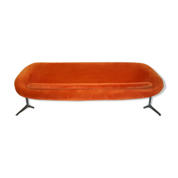 Couch Egg sculptural fibreglass of Walter S. Chenery for Lurashell