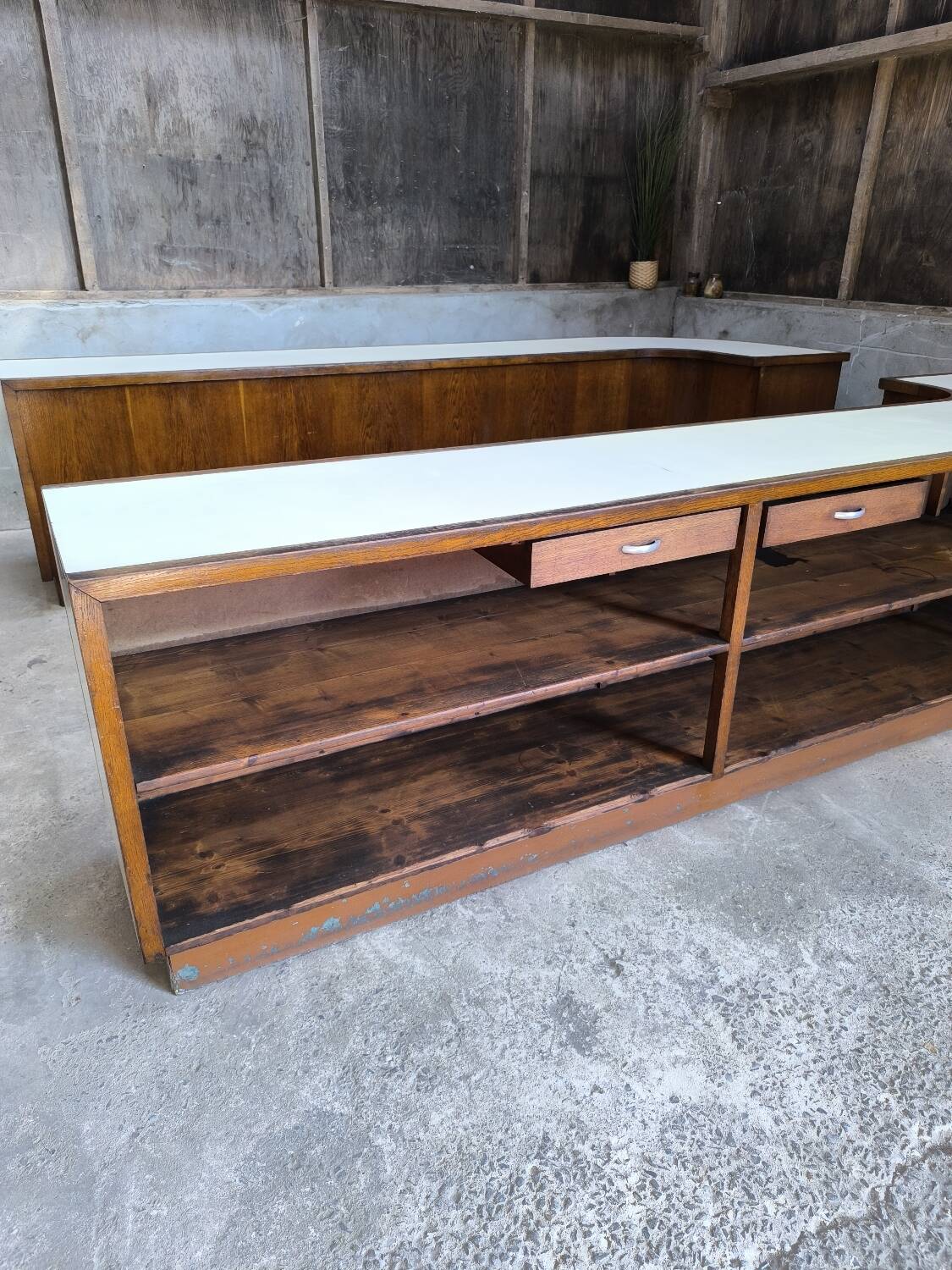 Ensemble de 2 comptoirs de magasin 1950