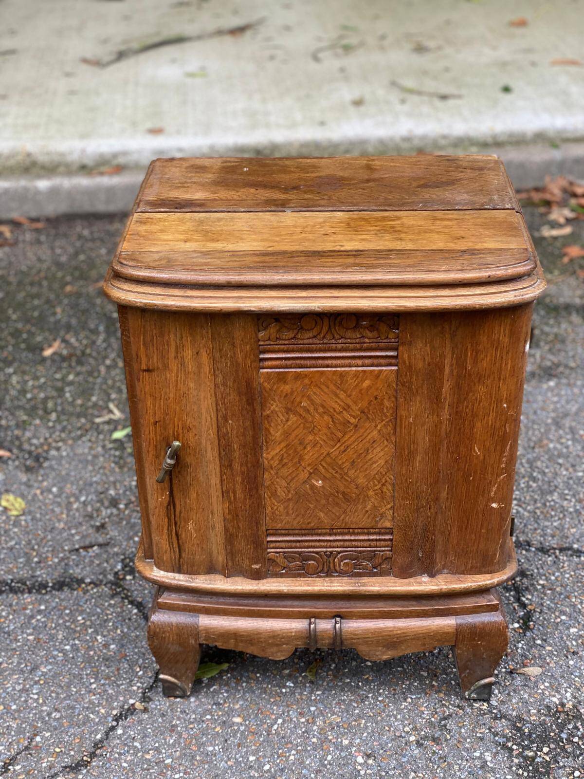 Art Deco bedside table in solid oak from the 1950s.