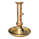Bougeoir à poussoir ancien flambeau 18e siècle en bronze doré ciselé